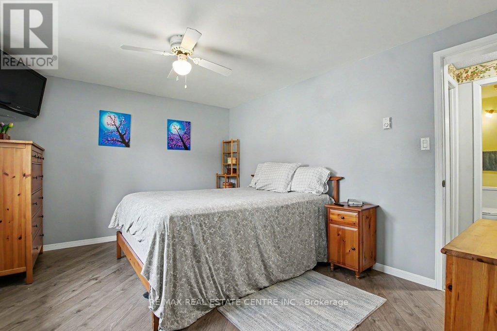 51 SCHADE STREET - 20
