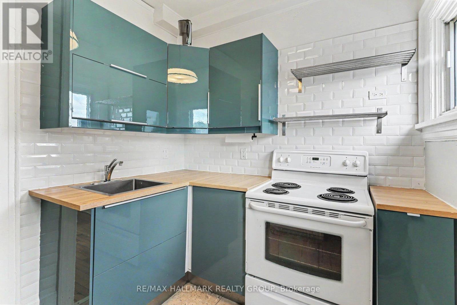 2 Bed, 1 Bath Multi-Family for Rent in Ottawa – 3 – 1071 GLADSTONE AVENUE, Ottawa – MLS# X13438444 - Image 5
