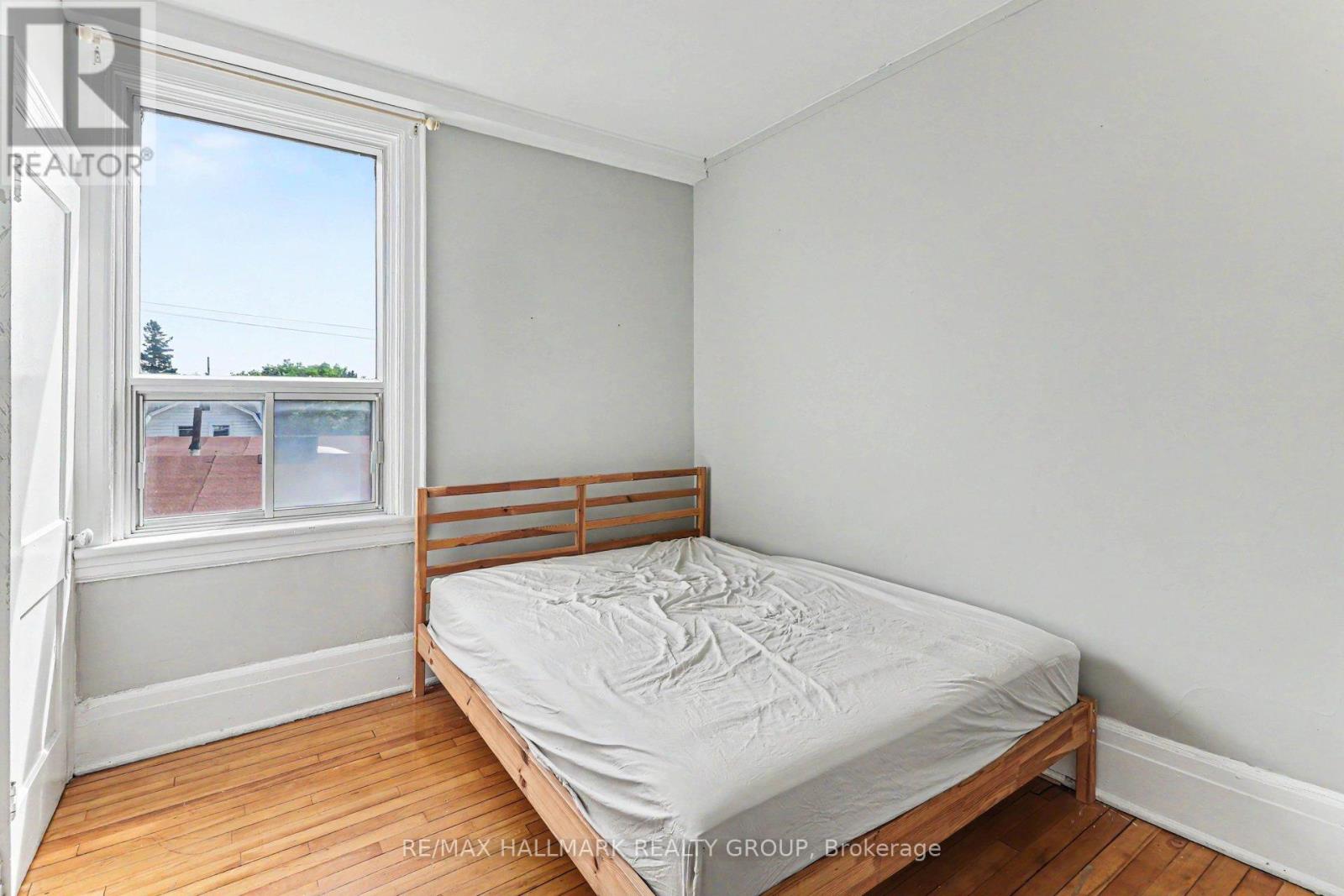 2 Bed, 1 Bath Multi-Family for Rent in Ottawa – 3 – 1071 GLADSTONE AVENUE, Ottawa – MLS# X13438444 - Image 8