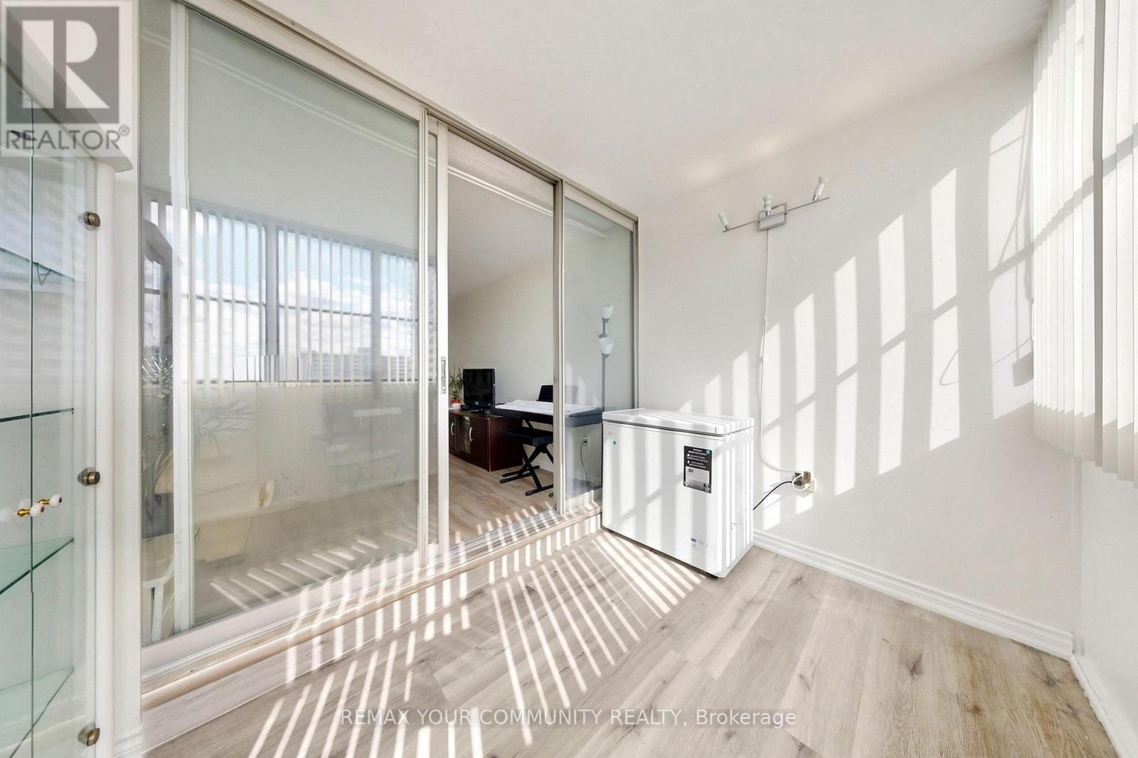 #1407 205 HILDA AVENUE - 26