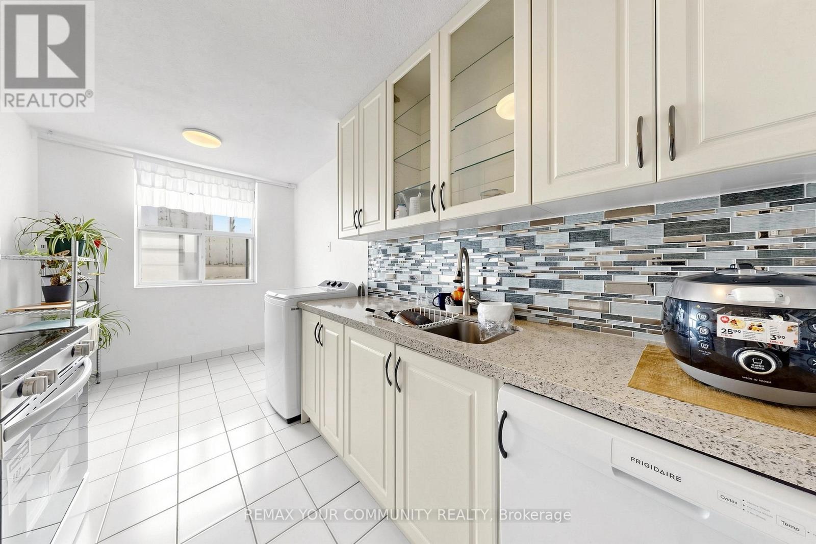 #1407 205 HILDA AVENUE - 17