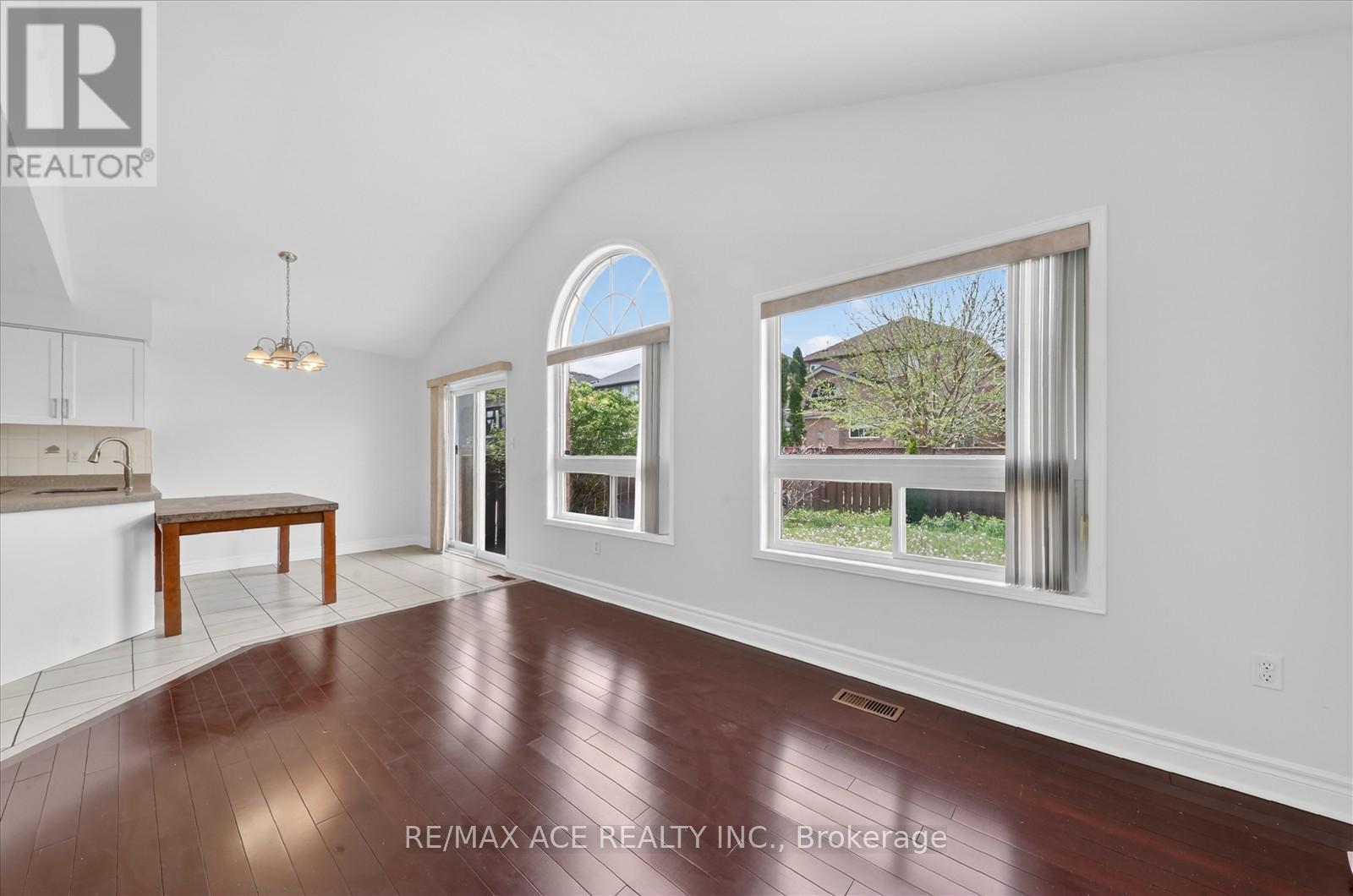 42 FEATHER REED WAY - 21