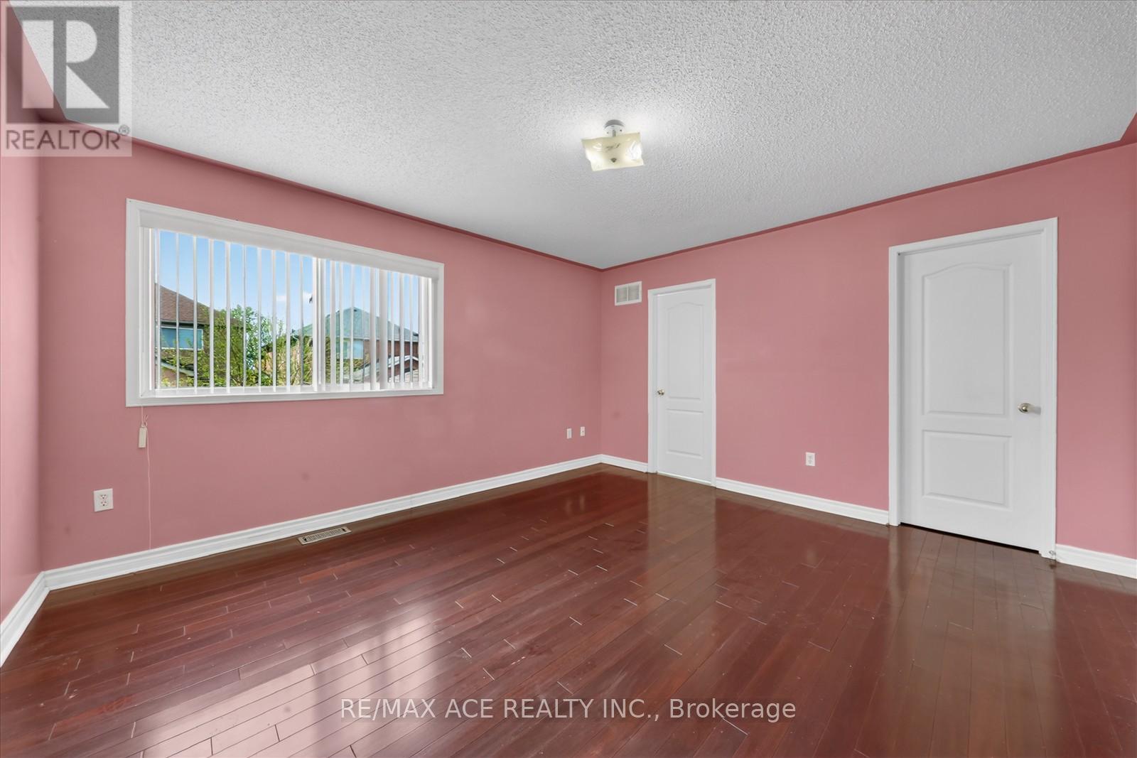 42 FEATHER REED WAY - 25