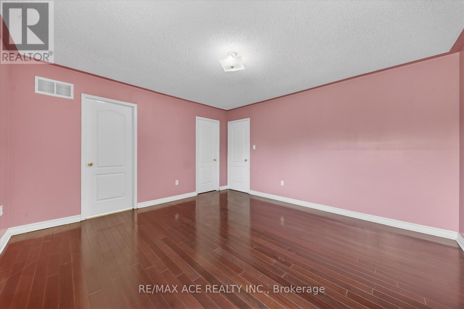 42 FEATHER REED WAY - 26