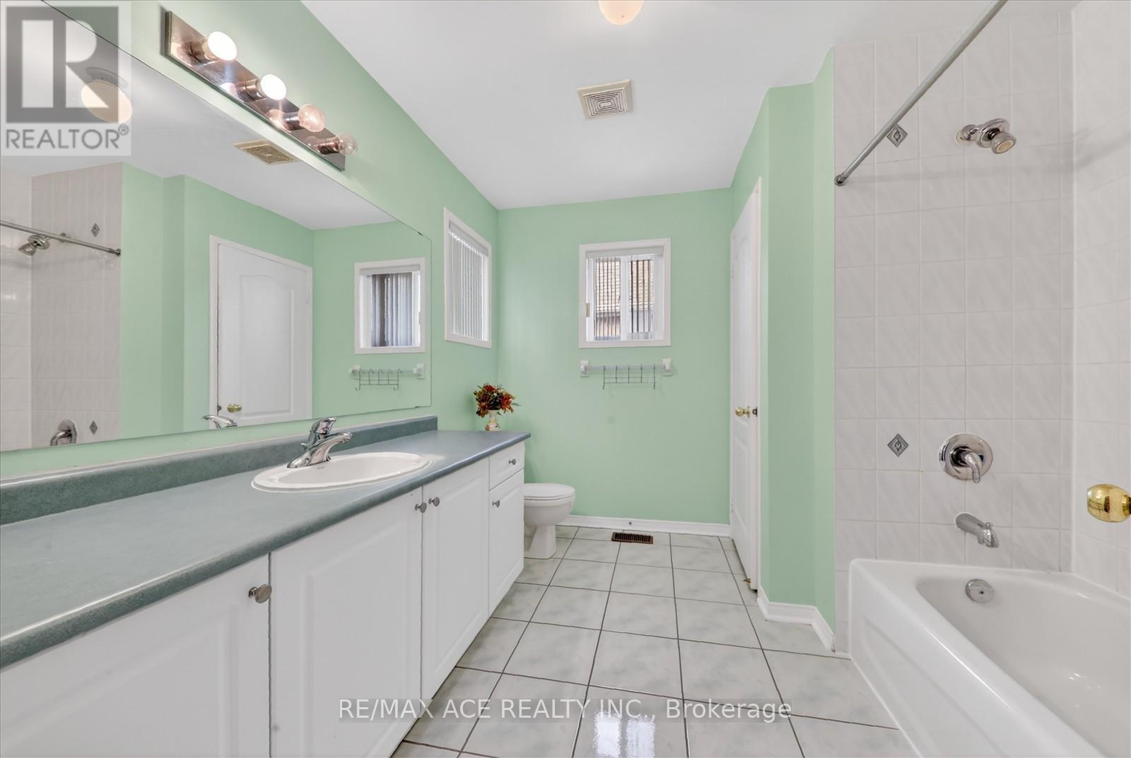 42 FEATHER REED WAY - 27