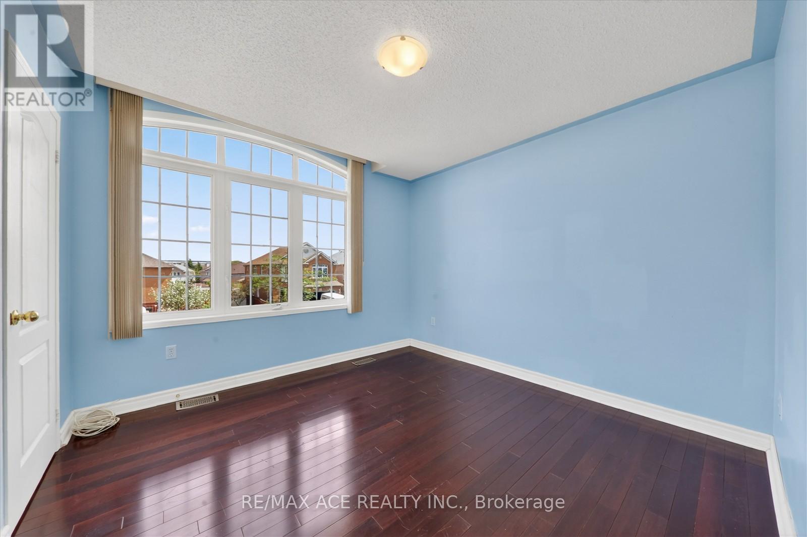 42 FEATHER REED WAY - 28