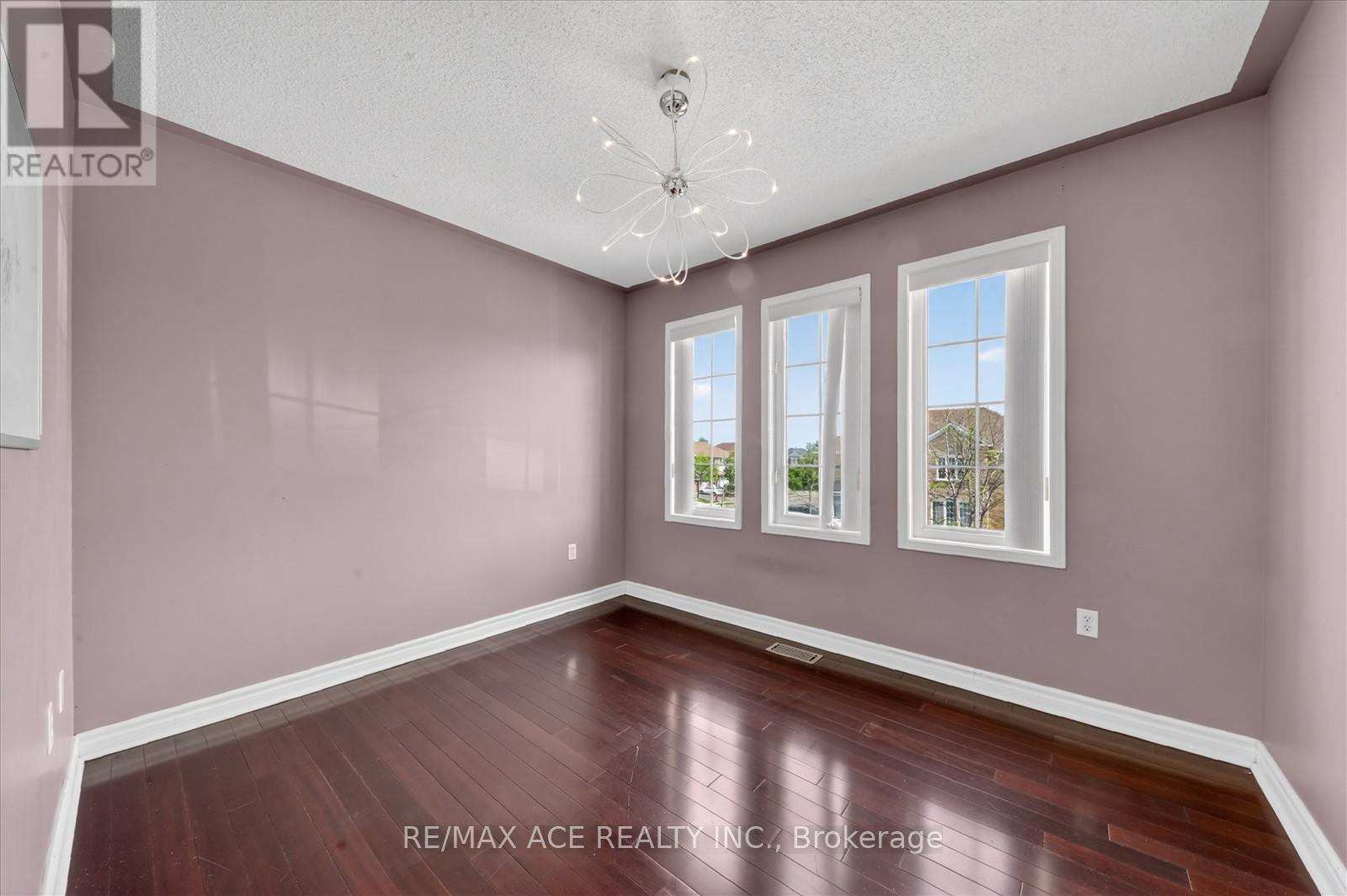 42 FEATHER REED WAY - 31