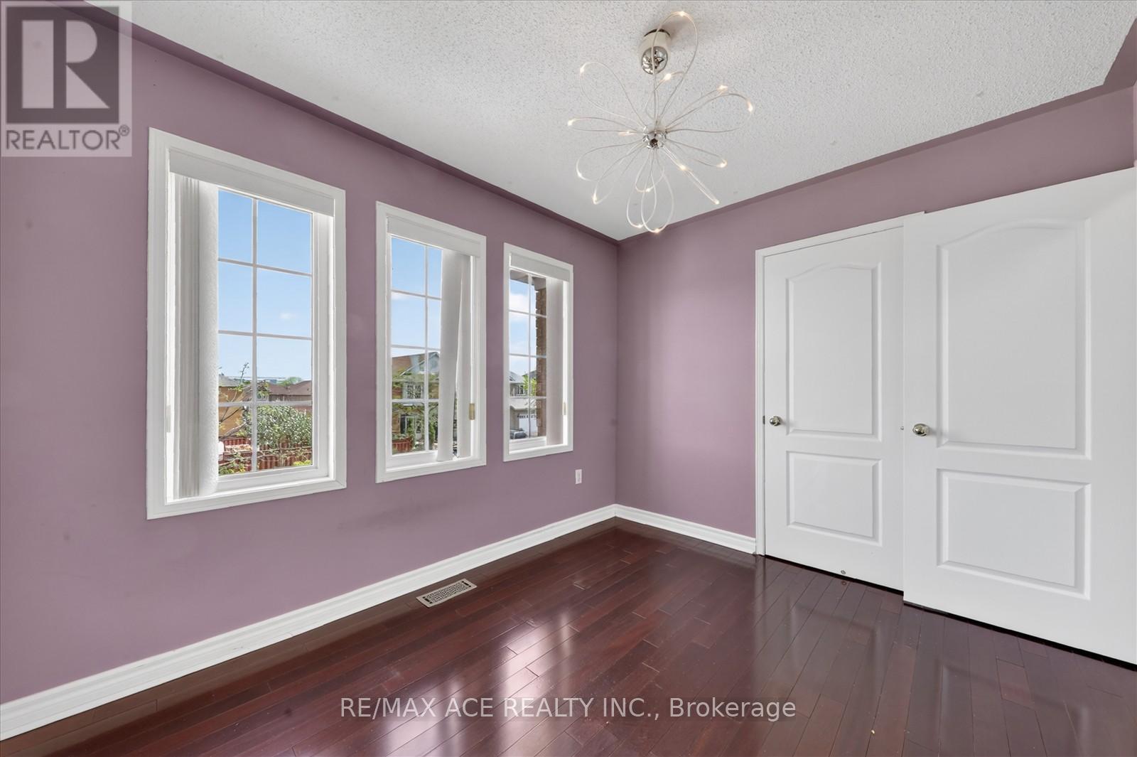 42 FEATHER REED WAY - 32