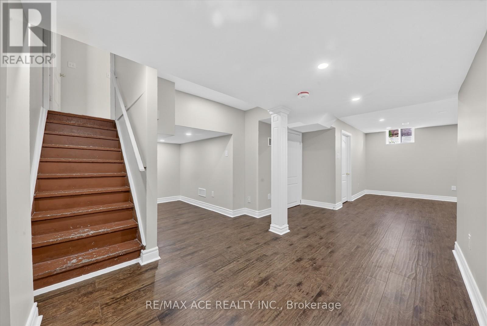 42 FEATHER REED WAY - 34