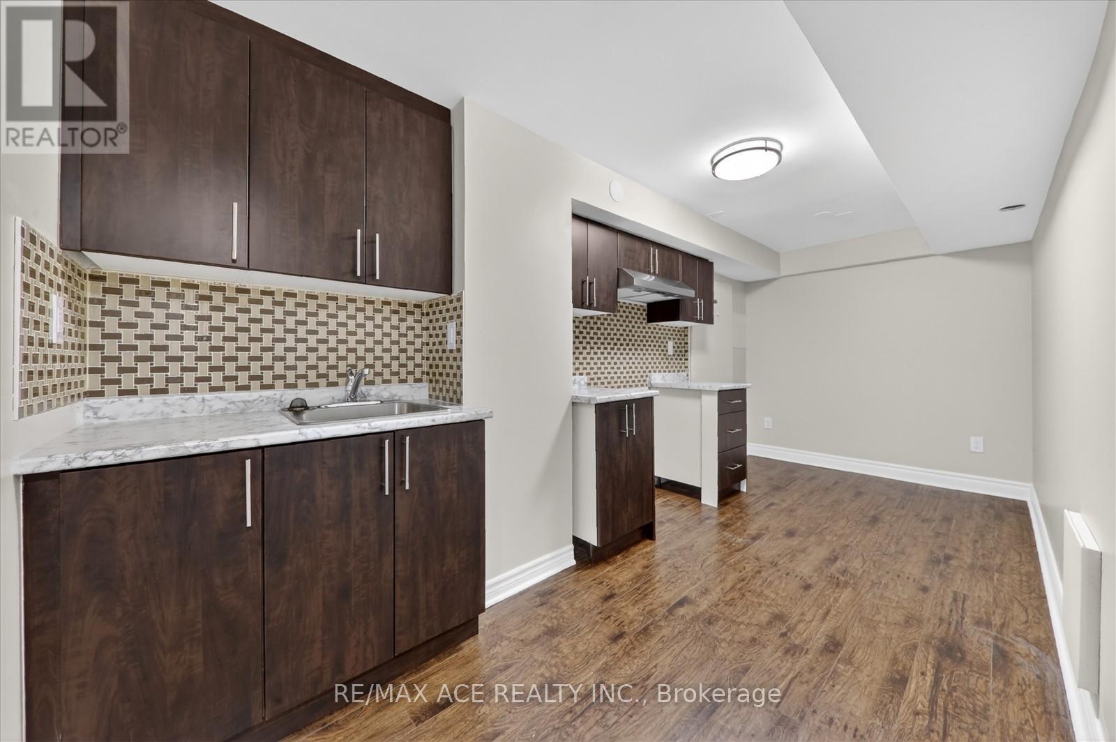 42 FEATHER REED WAY - 38