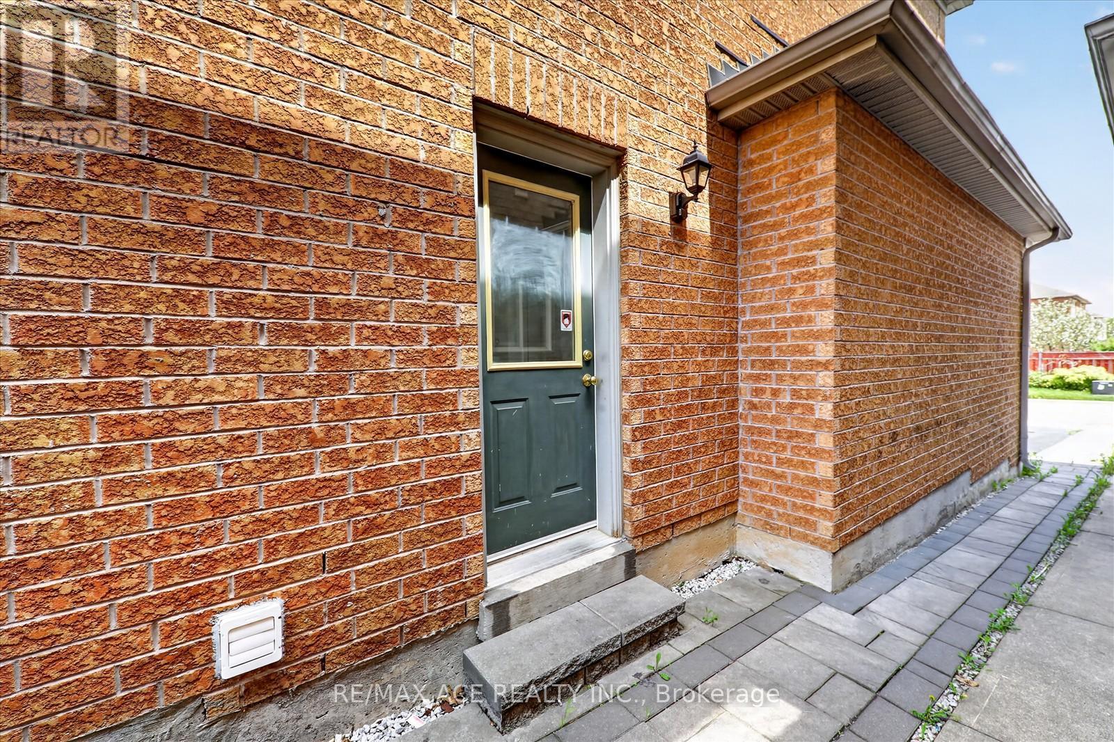 42 FEATHER REED WAY - 42