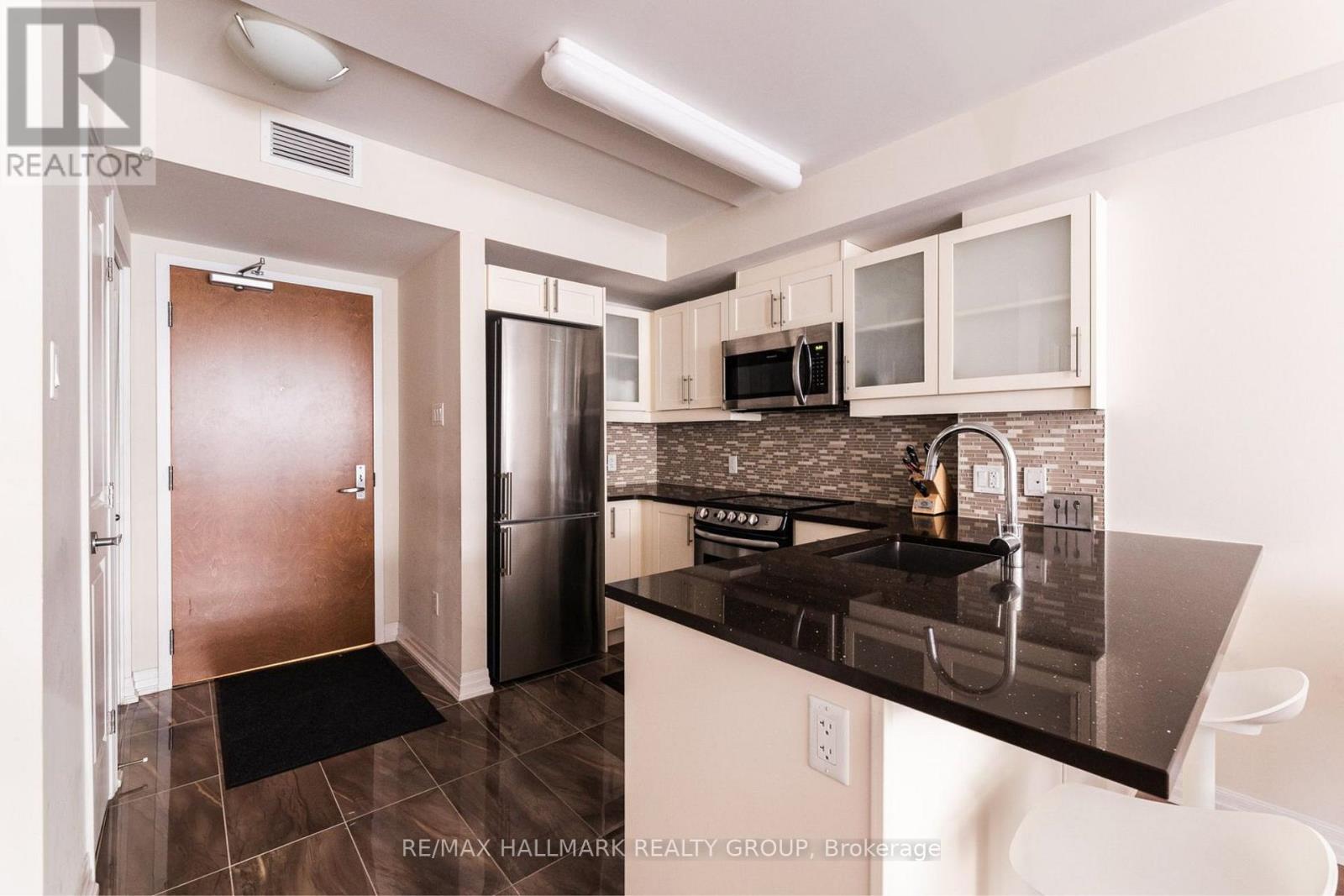 1 Bed, 1 Bath House for Rent in Ottawa – 2106 – 195 BESSERER STREET, Ottawa – MLS# X13442690 - Image 6