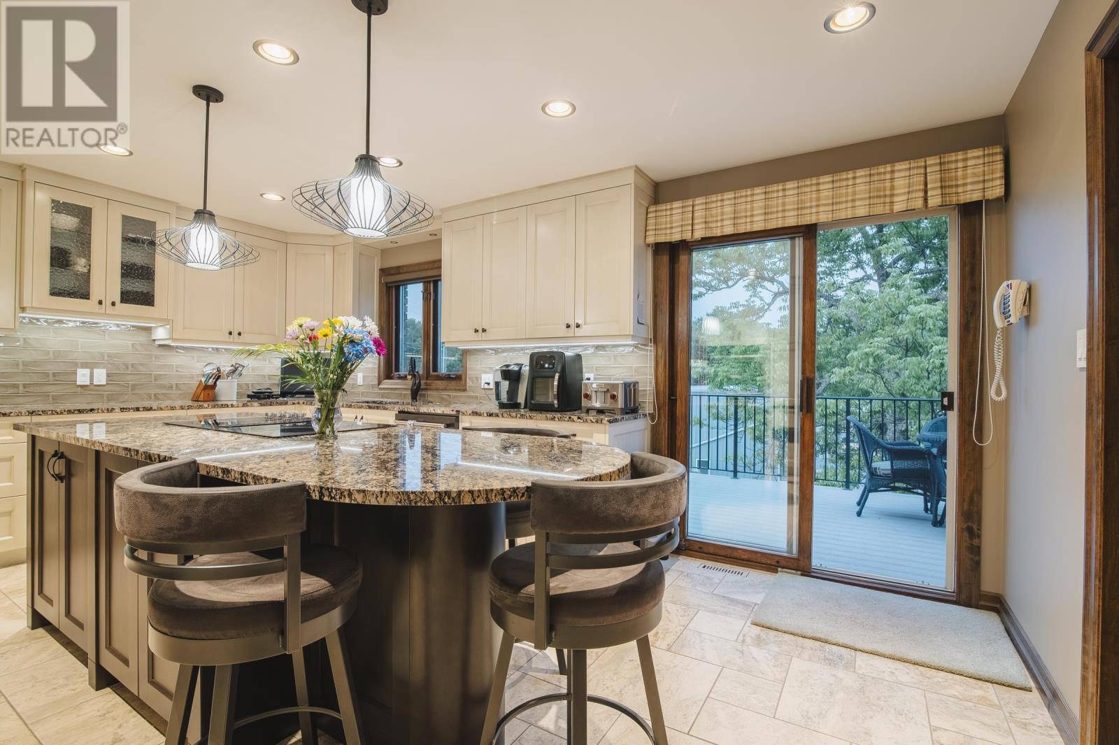 110 Lakeside Crescent - 15