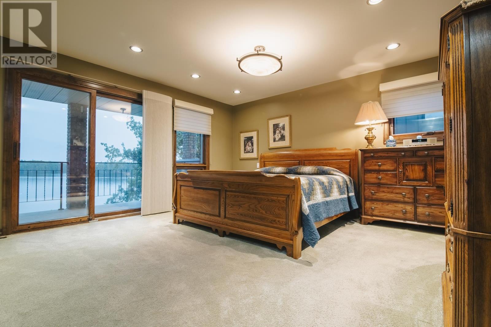 110 Lakeside Crescent - 21