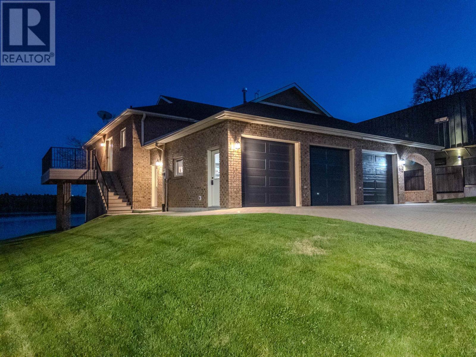 110 Lakeside Crescent - 3