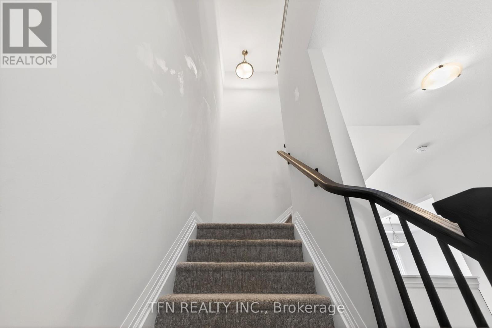 245 BUR OAK DRIVE - 24