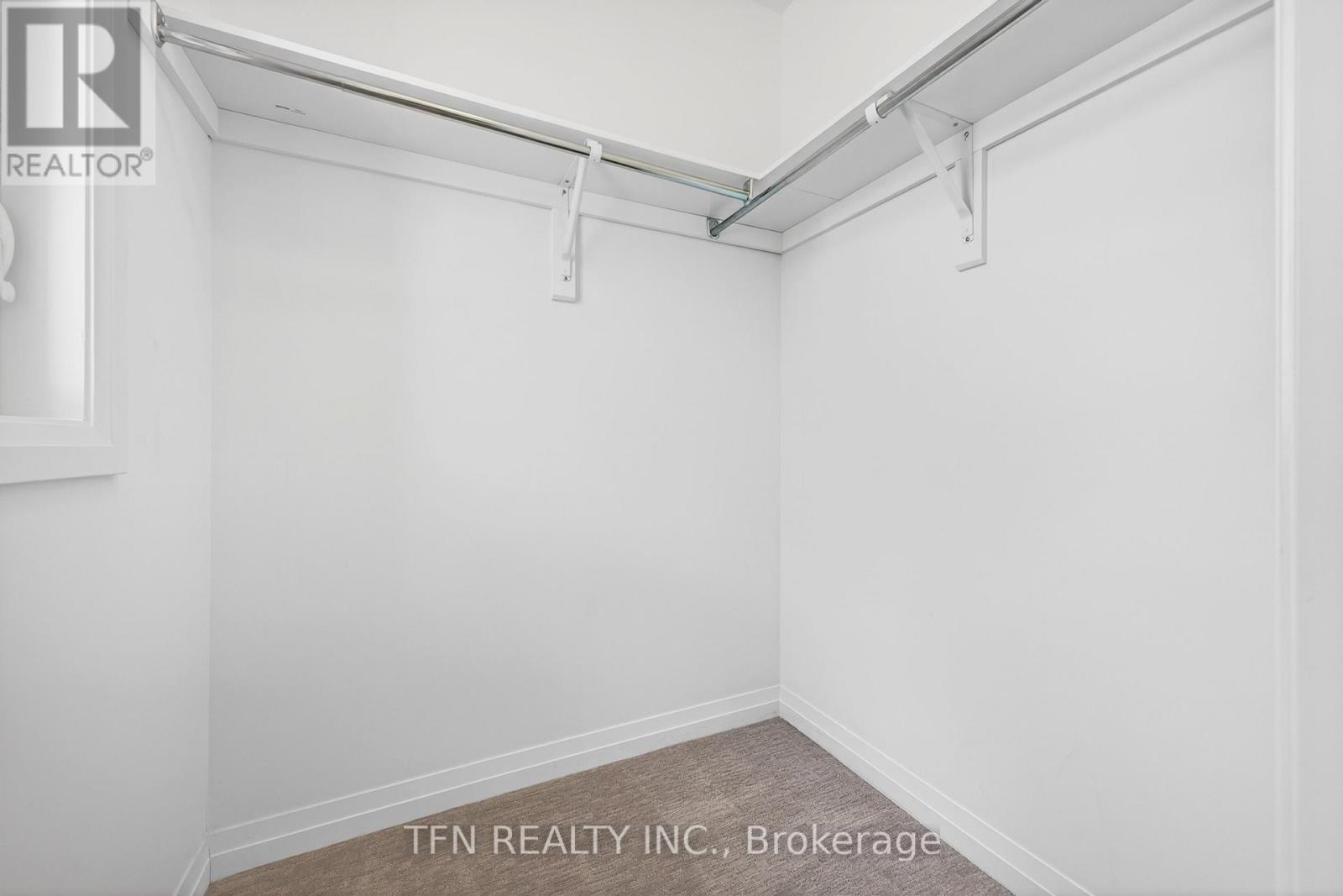 245 BUR OAK DRIVE - 30
