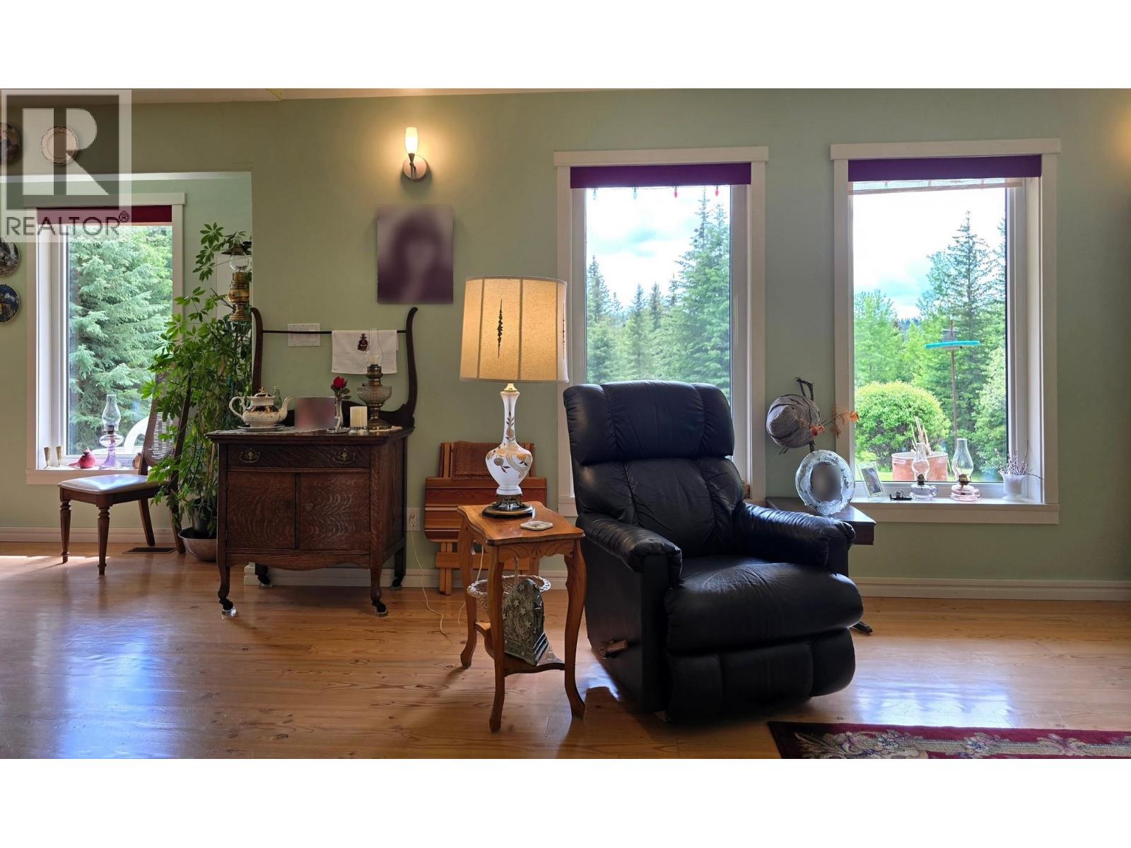 2842 PIONEER CRESCENT, 150 Mile House