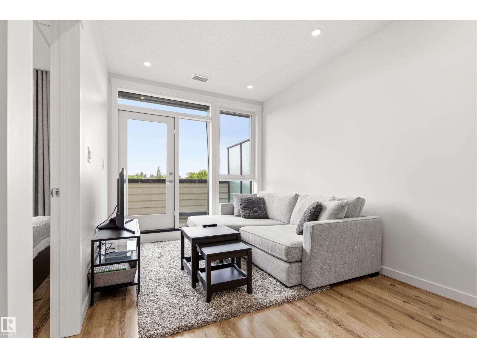#413 11503 76 AV NW - 13