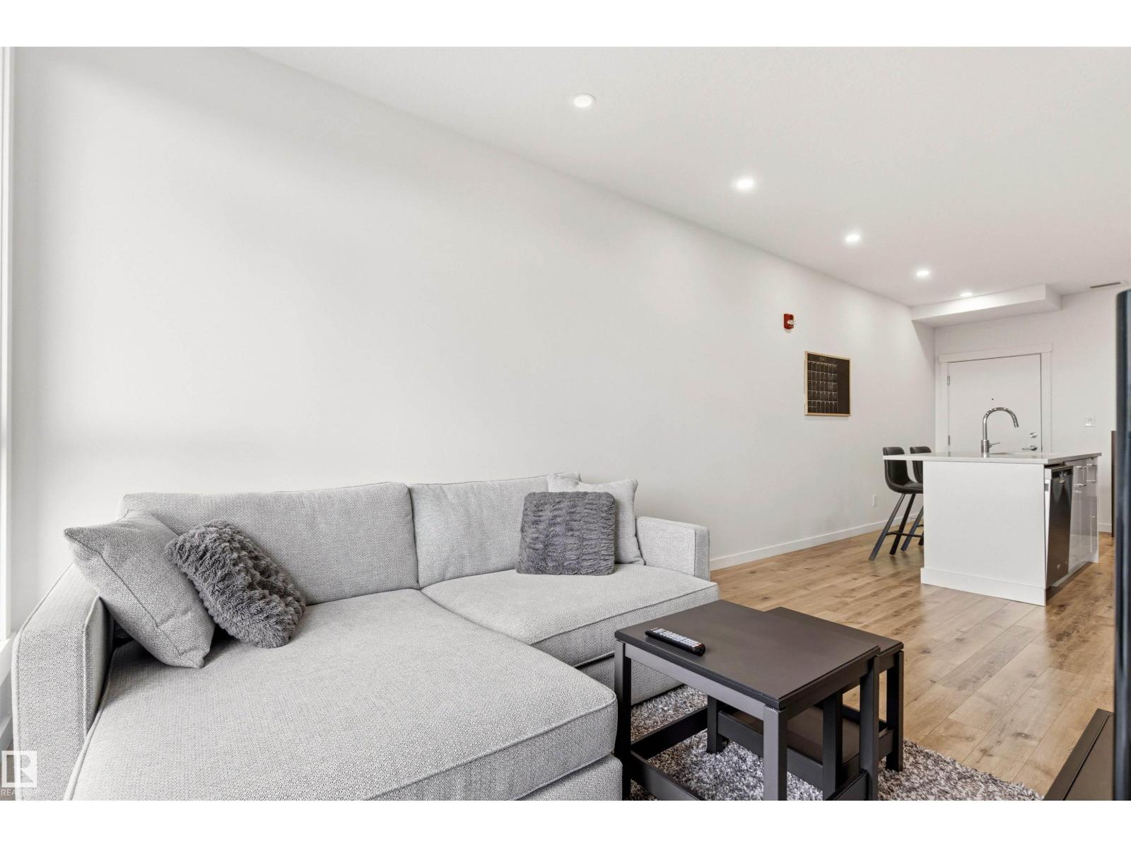 #413 11503 76 AV NW - 14