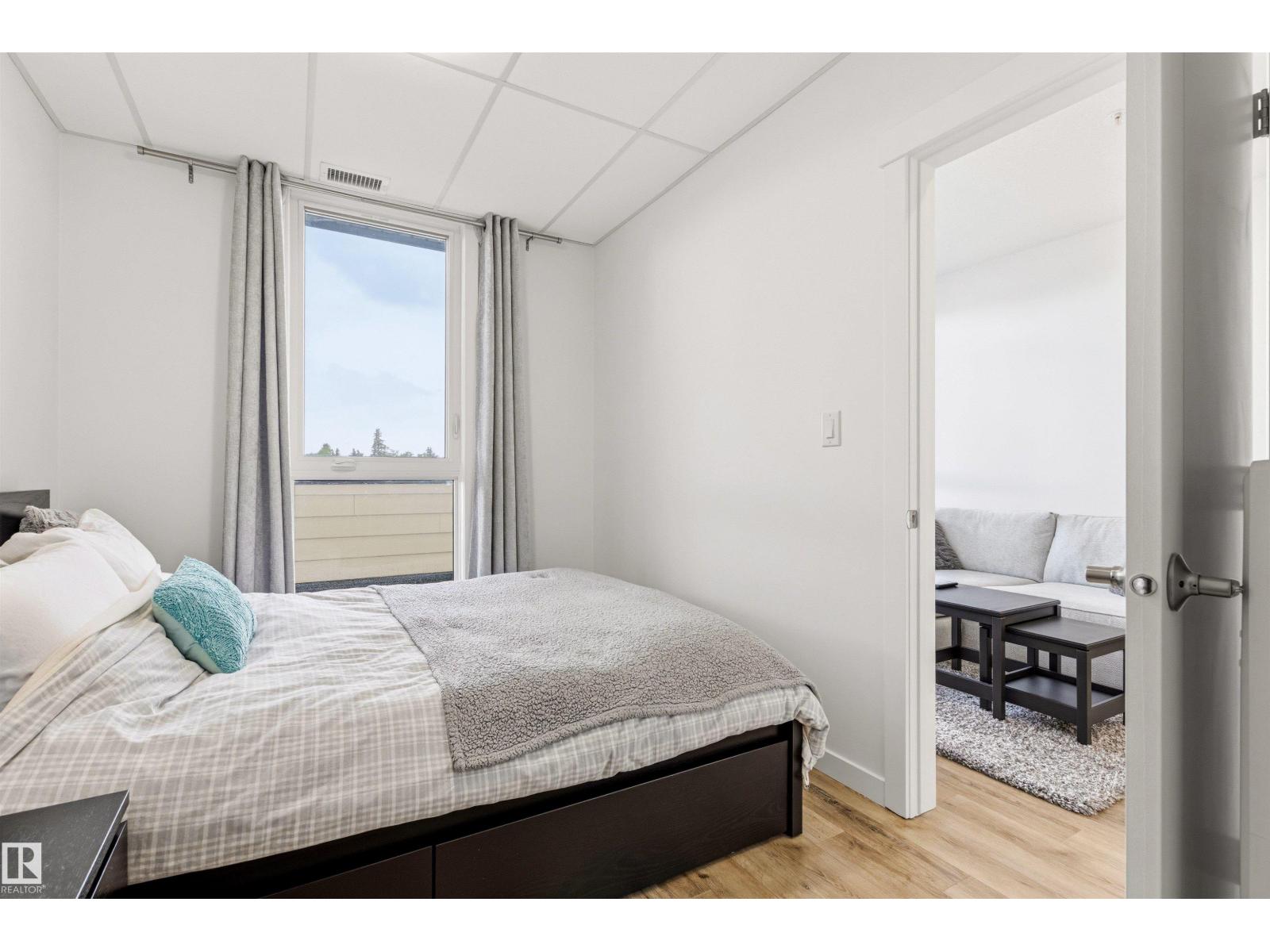#413 11503 76 AV NW - 17
