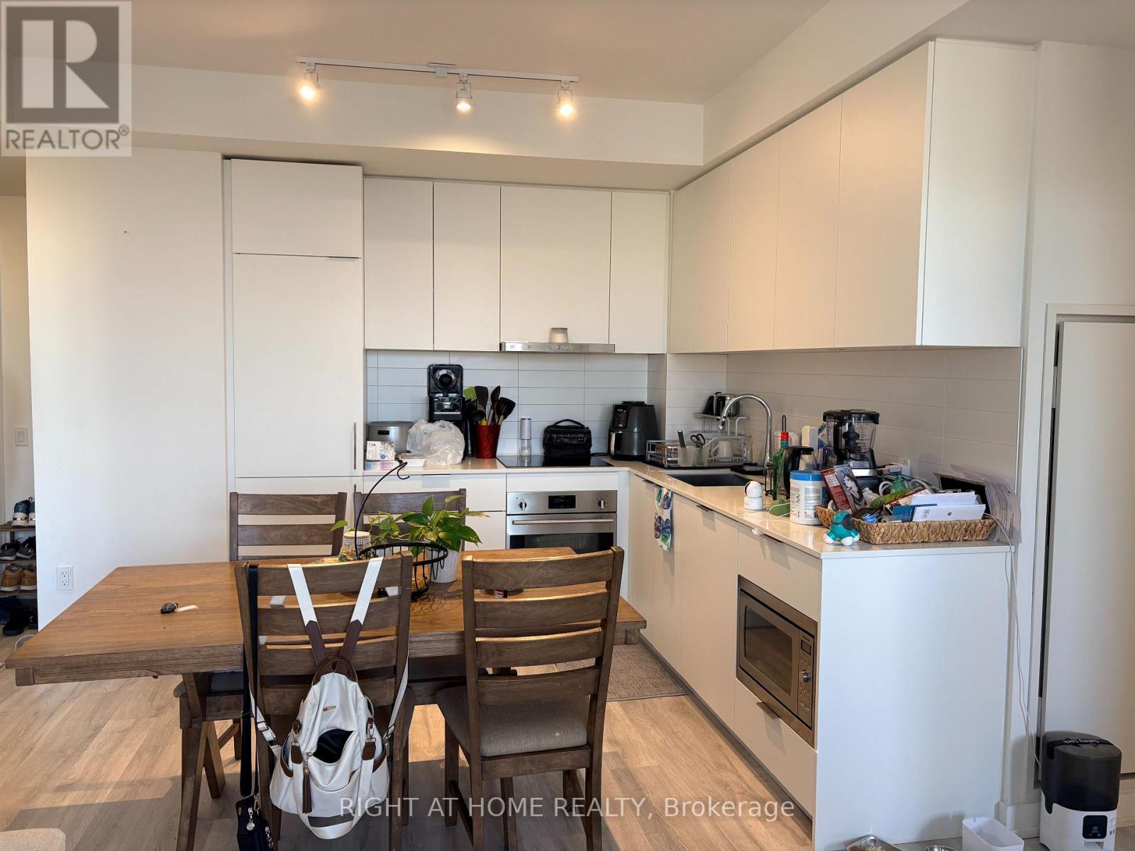 #2304 8 OLYMPIC GARDEN DRIVE - 15