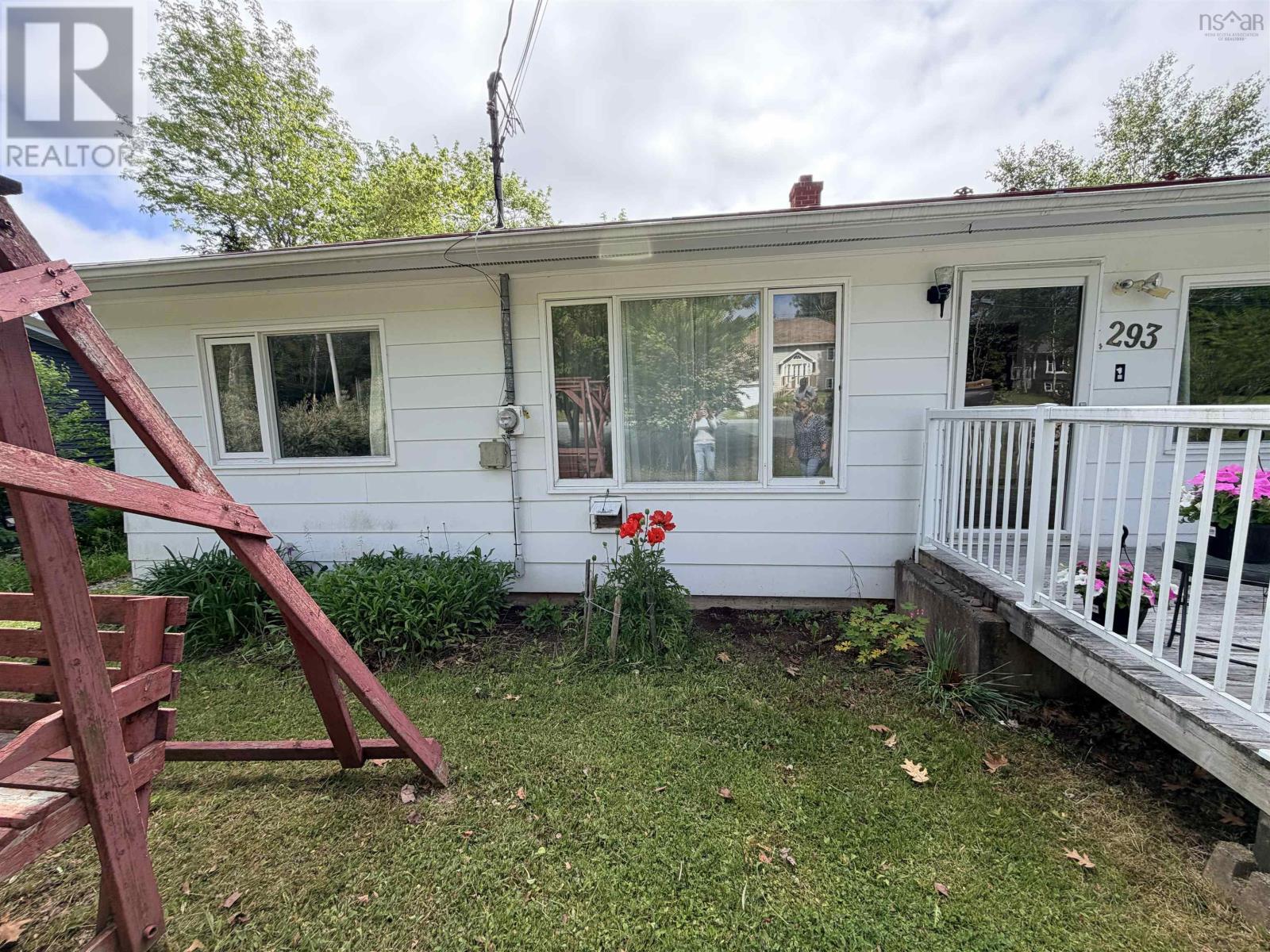 Property 35 of 46 of 293 Holland Road