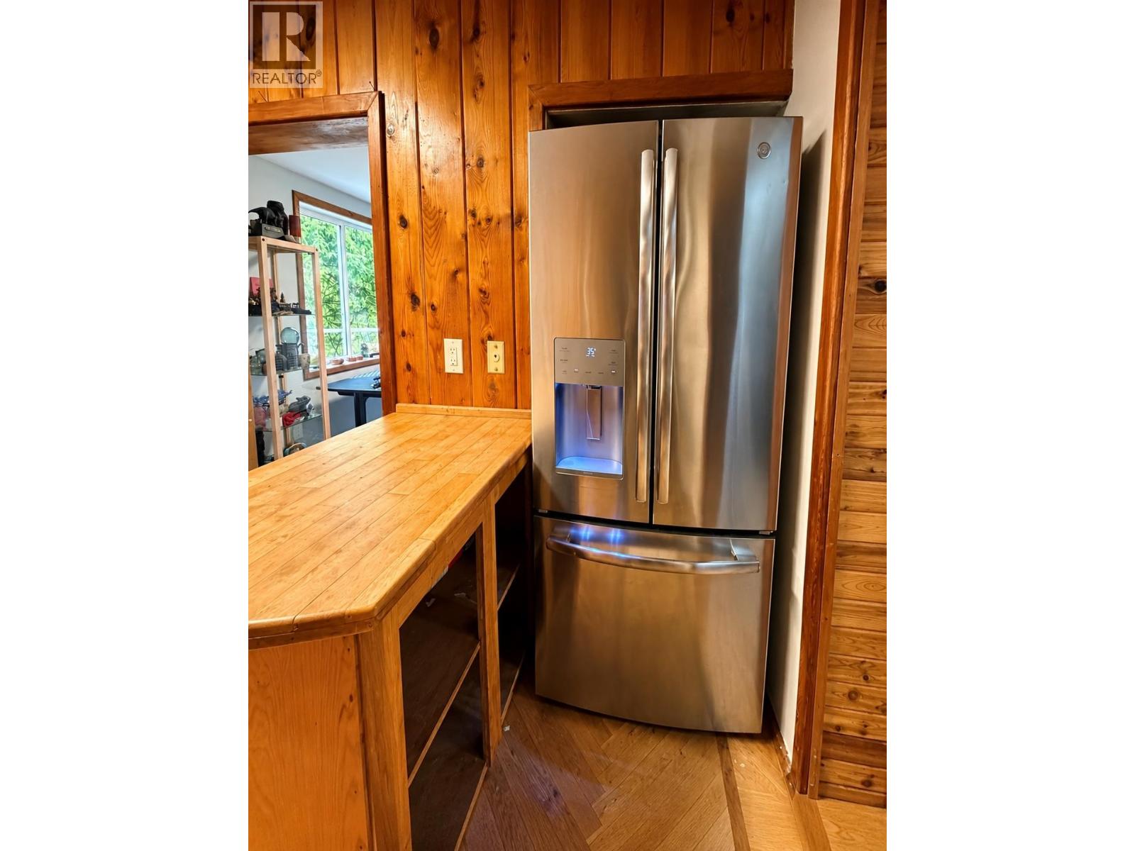593 BEACH ROAD - 12
