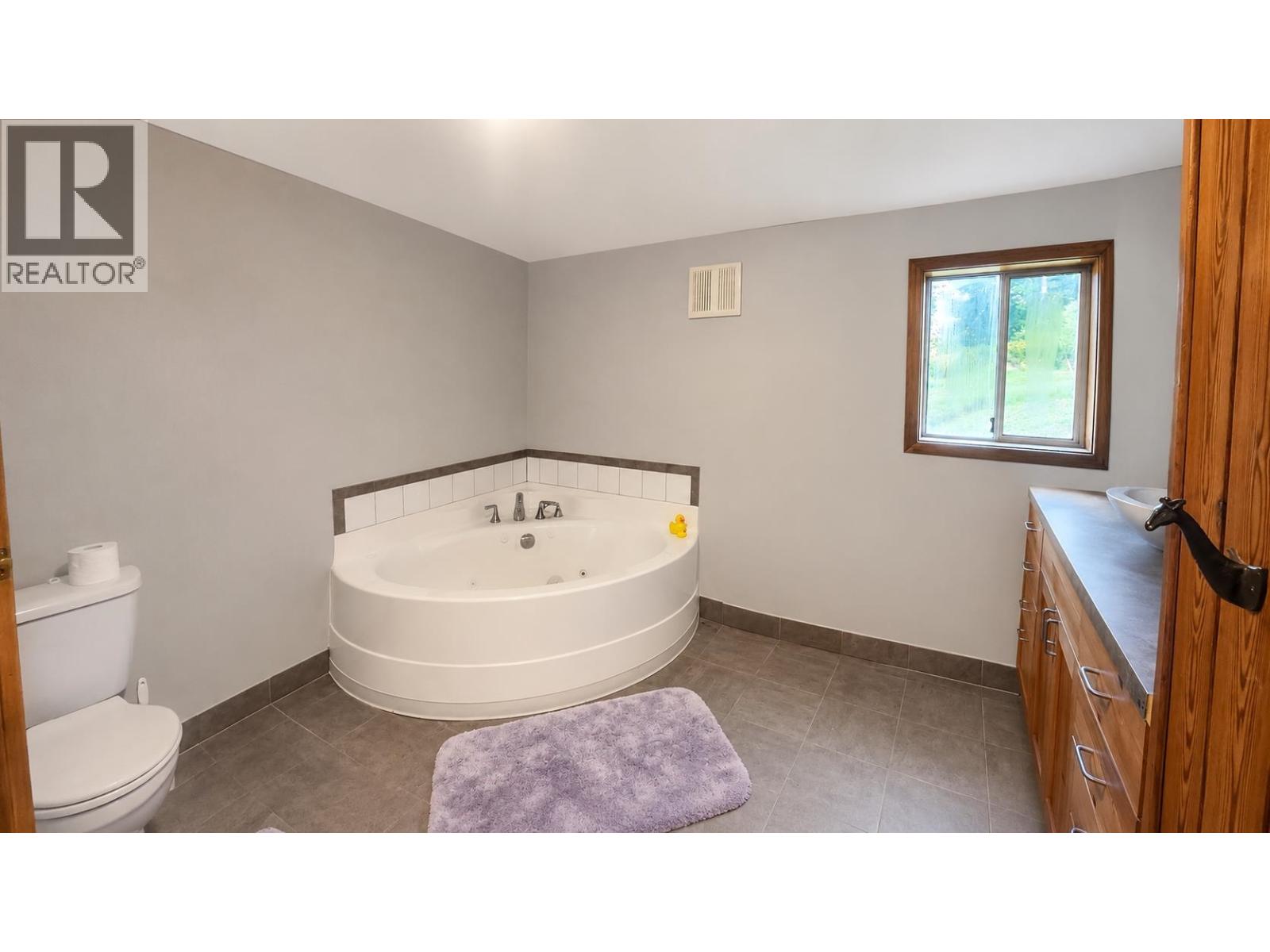 593 BEACH ROAD - 22