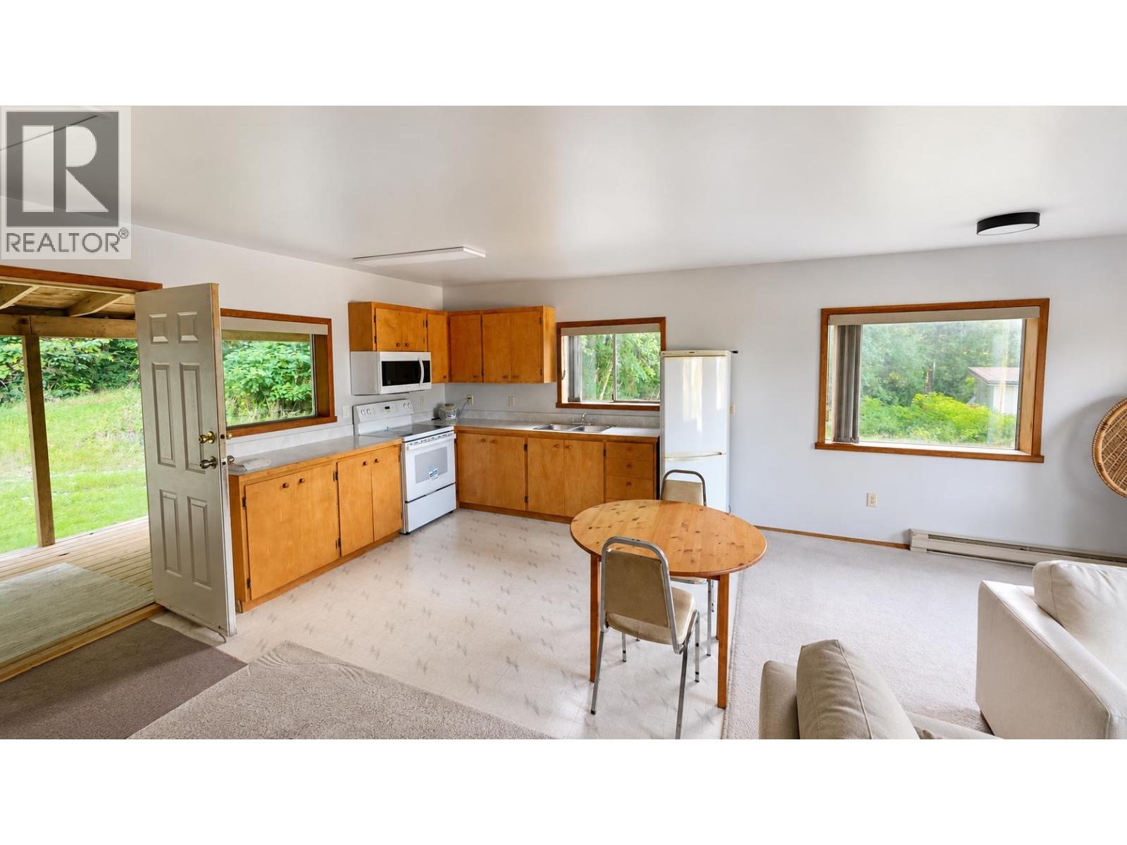 593 BEACH ROAD - 35