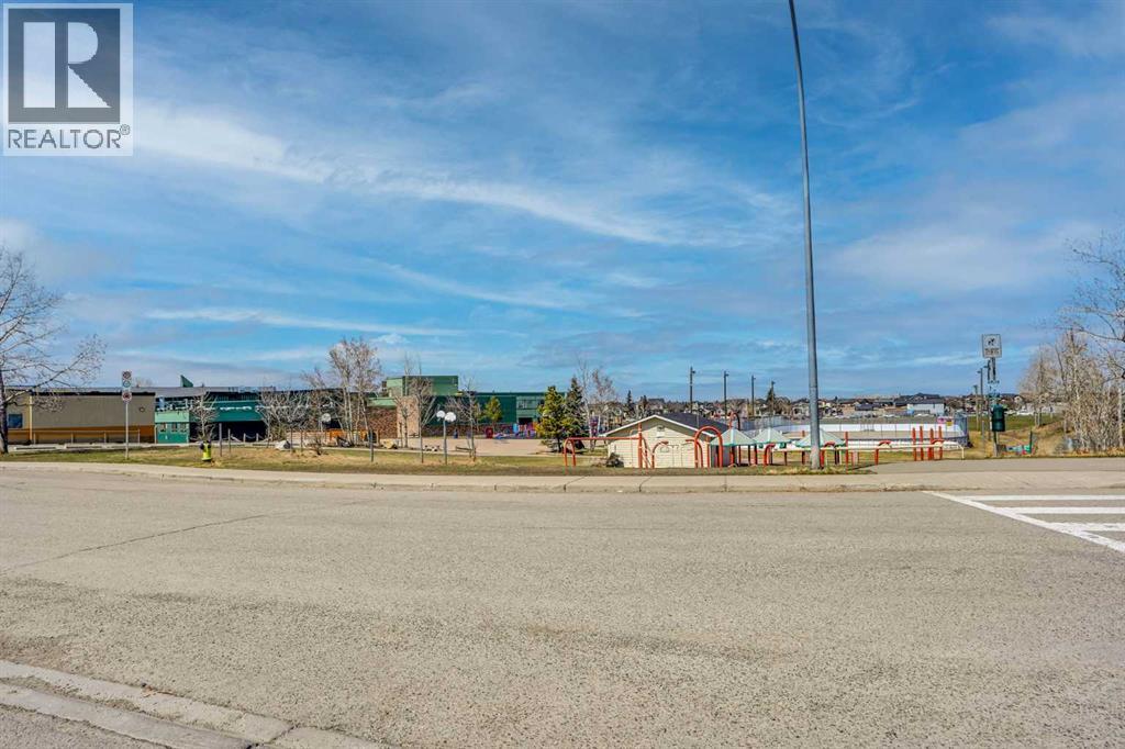 90 Martinridge Crescent NE - 48