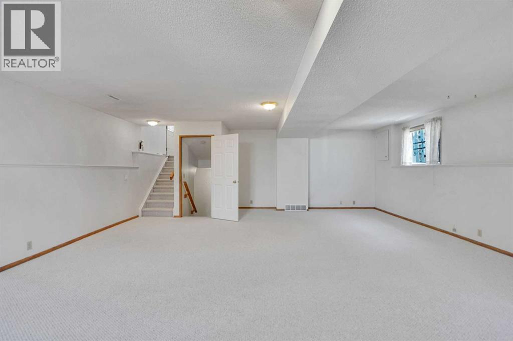 90 Martinridge Crescent NE - 35