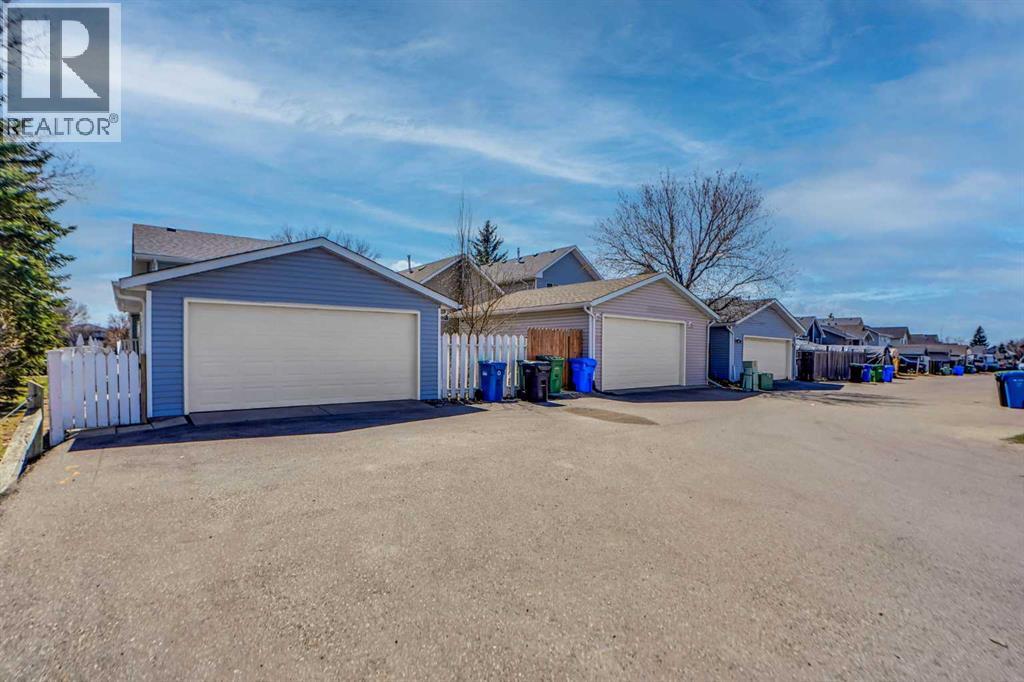 90 Martinridge Crescent NE - 43