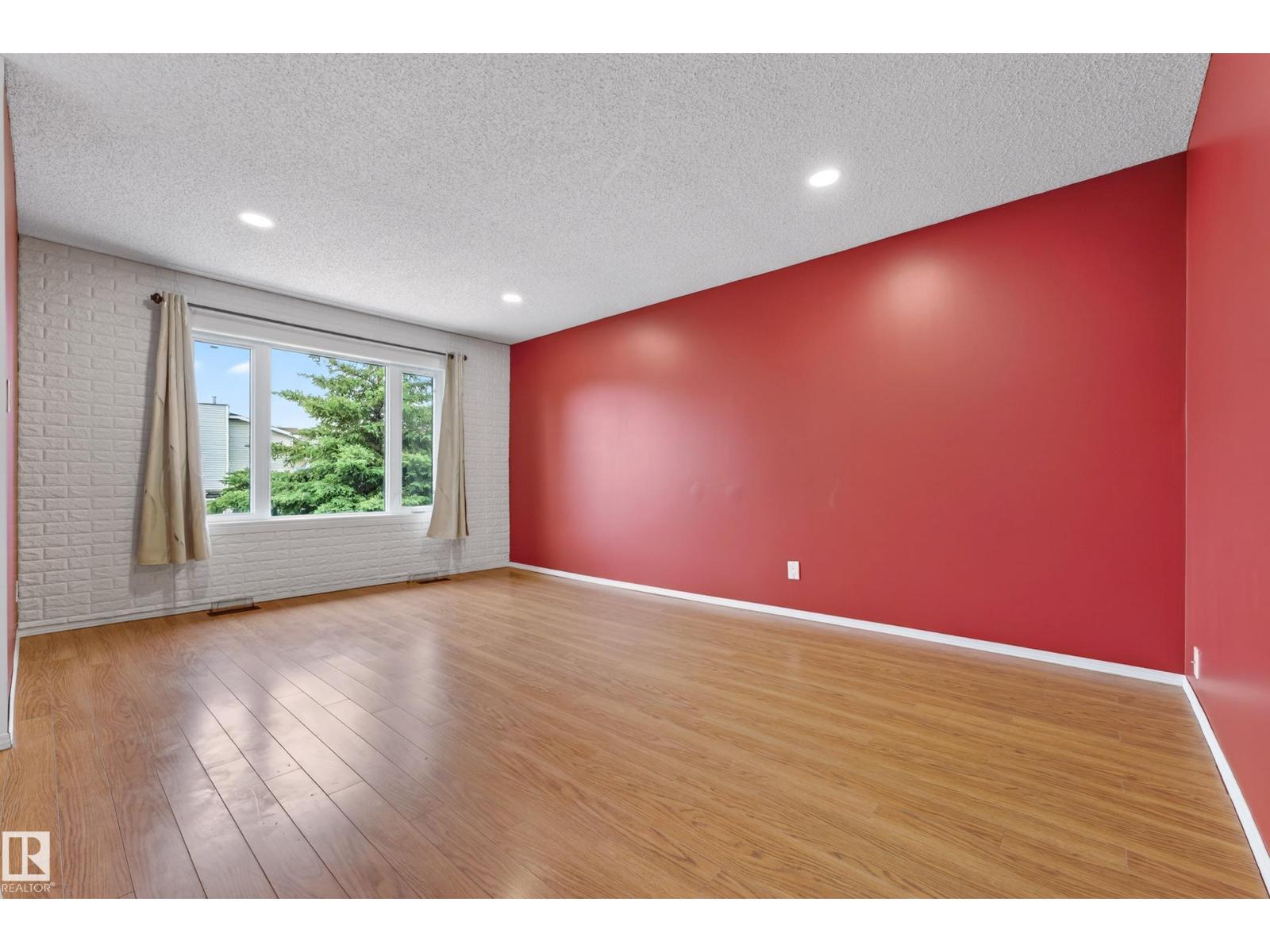 18351 77 AV NW - 12