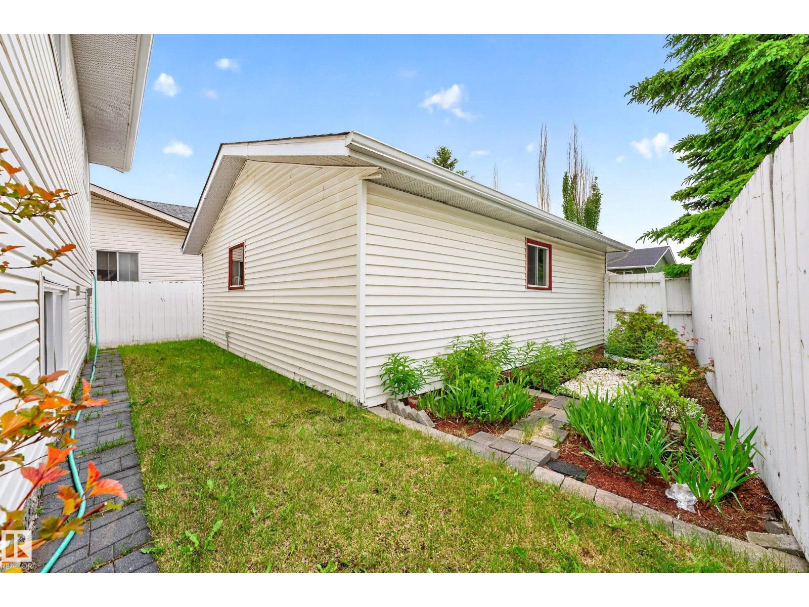 18351 77 AV NW - 15