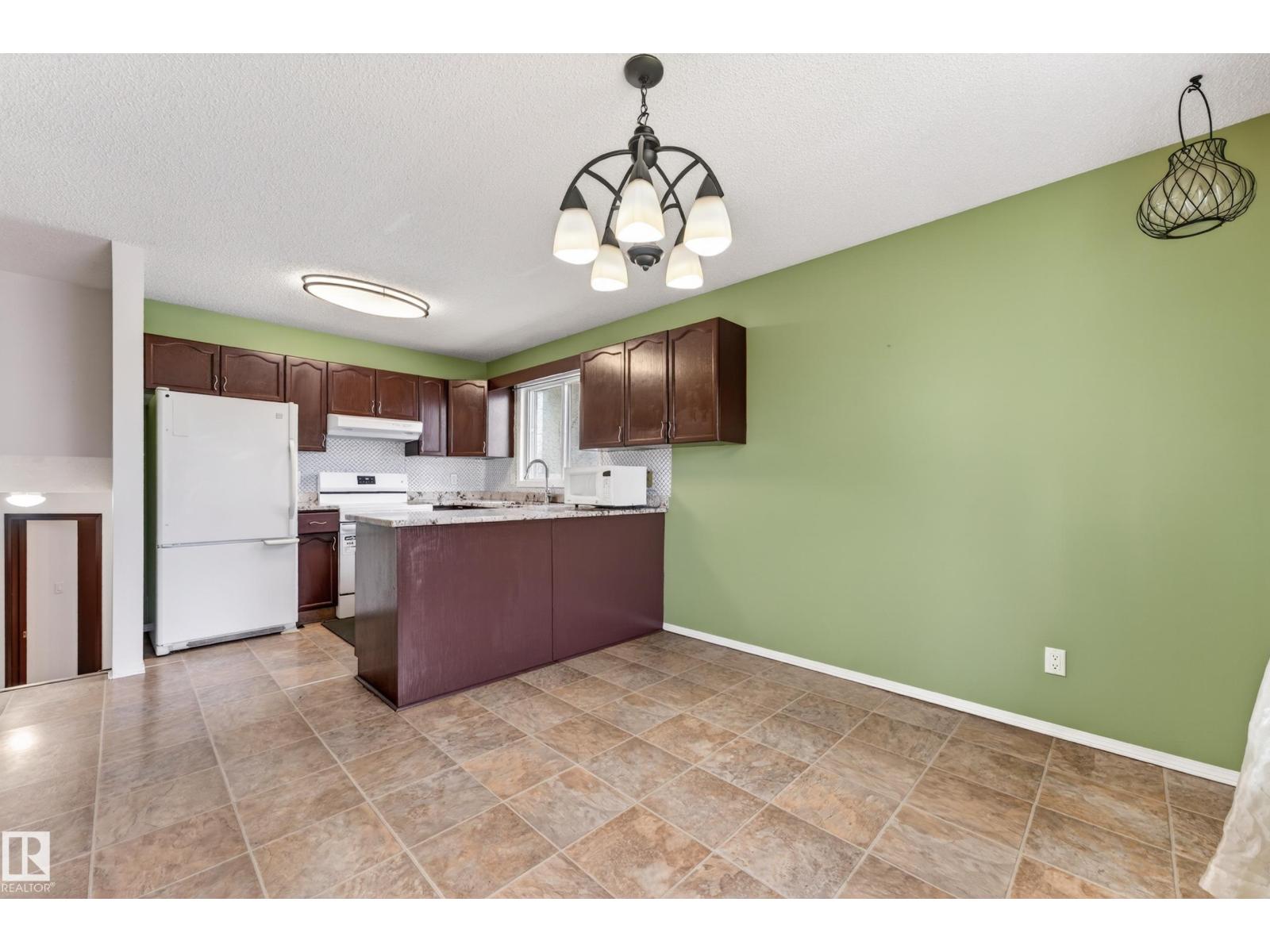 18351 77 AV NW - 19
