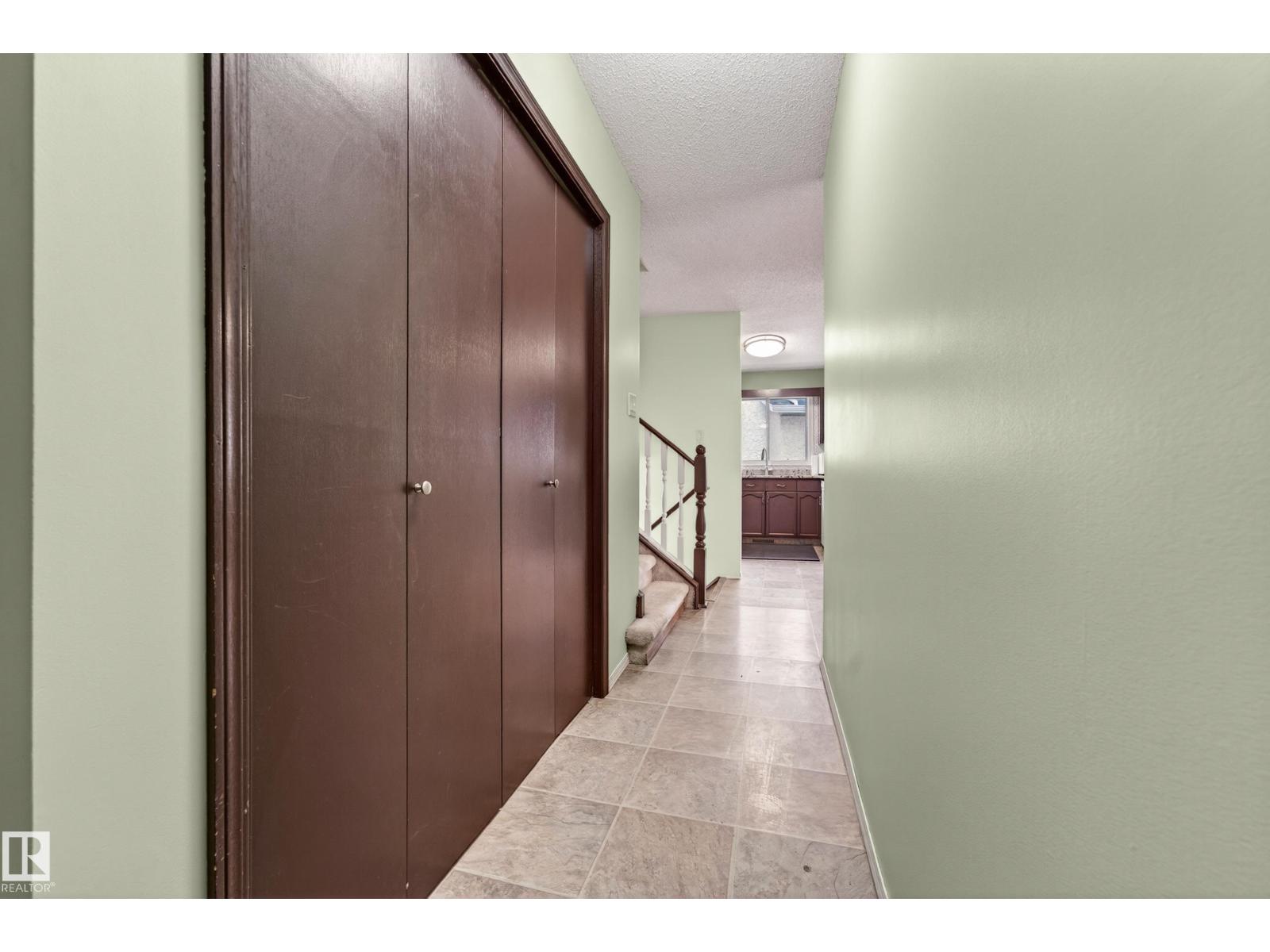 18351 77 AV NW - 27