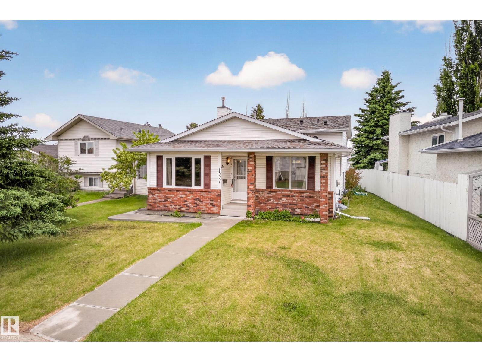 18351 77 AV NW - 3