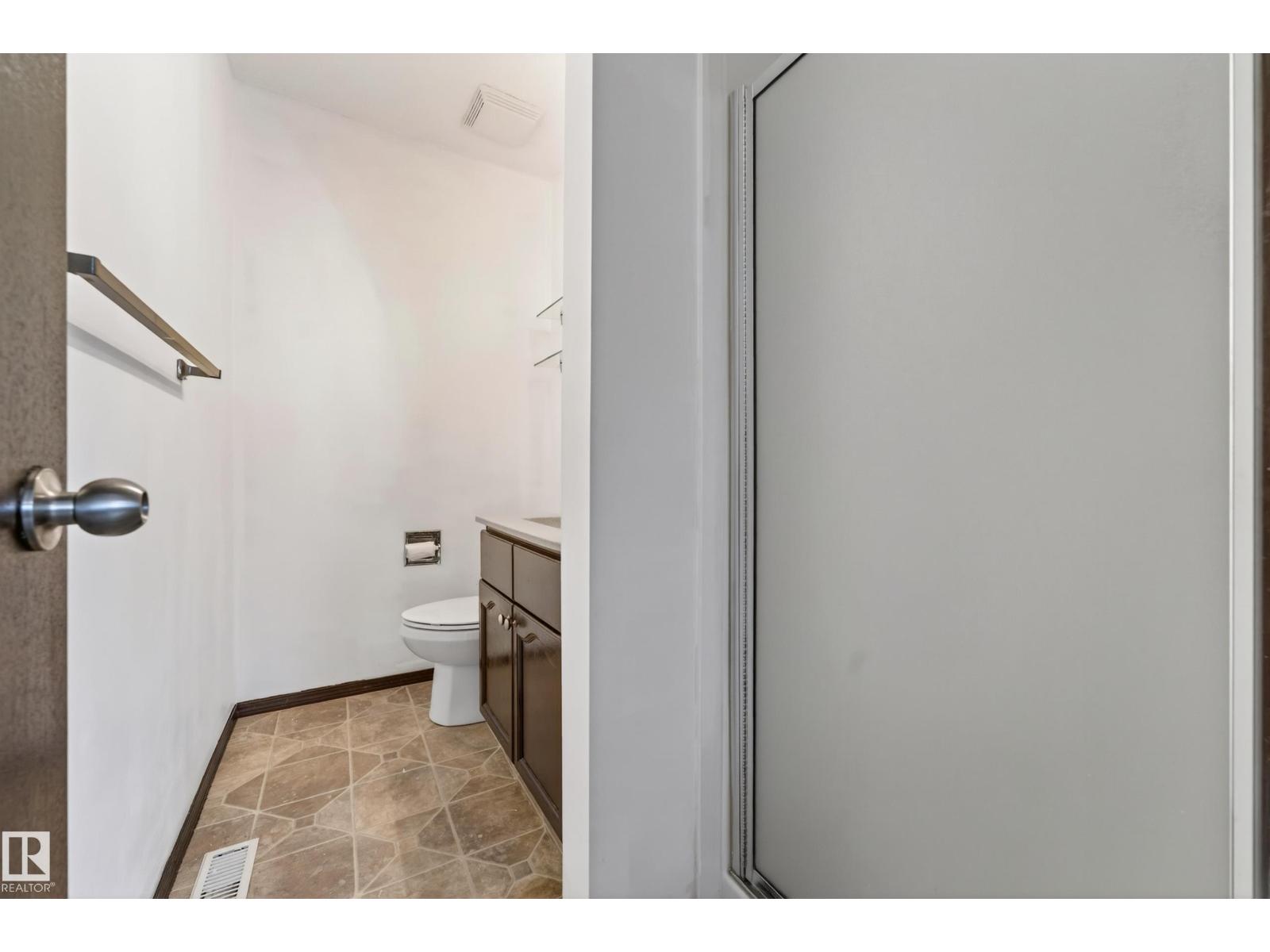 18351 77 AV NW - 32