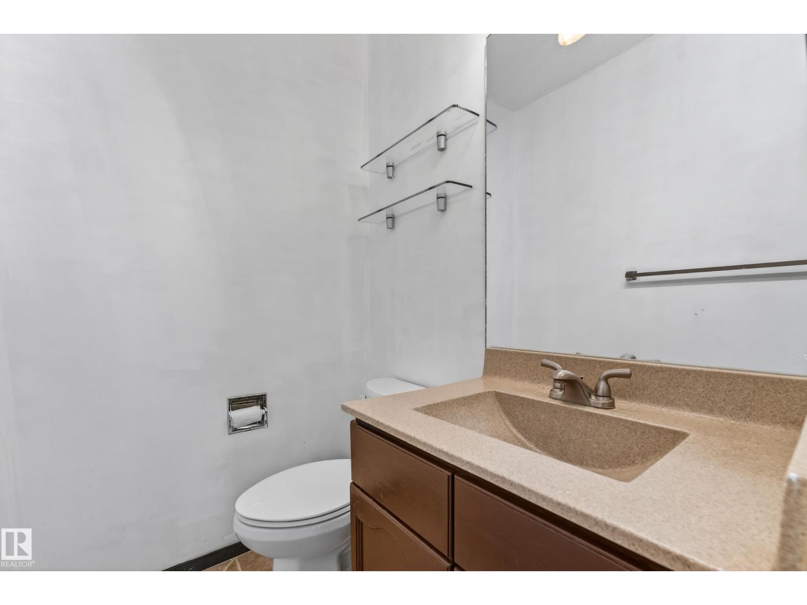 18351 77 AV NW - 33
