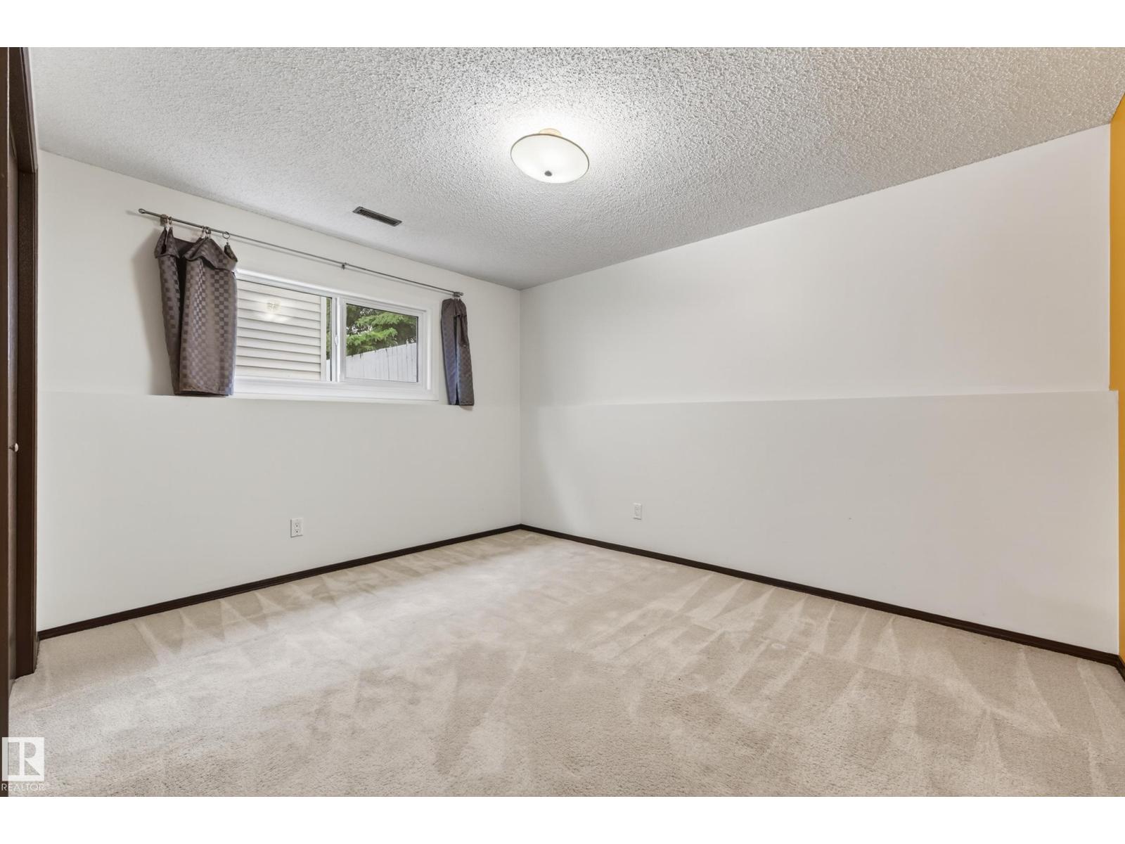 18351 77 AV NW - 47