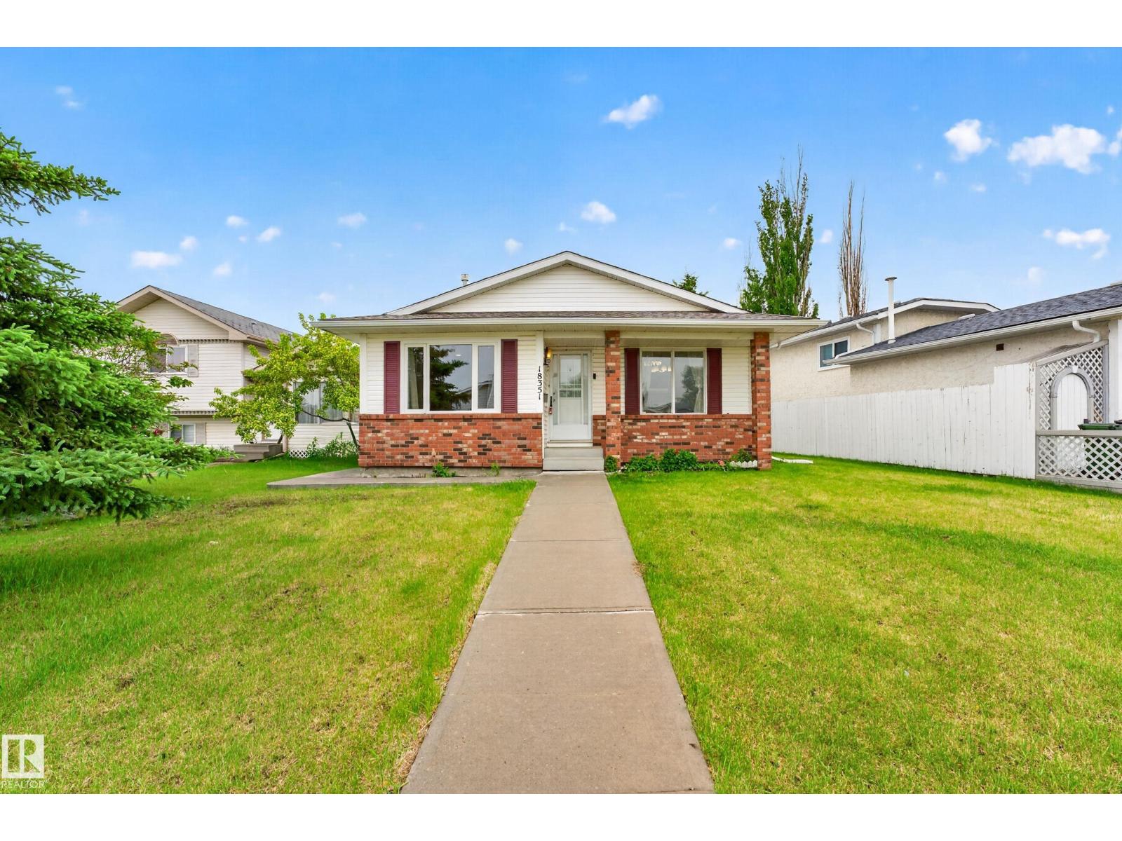18351 77 AV NW - 52