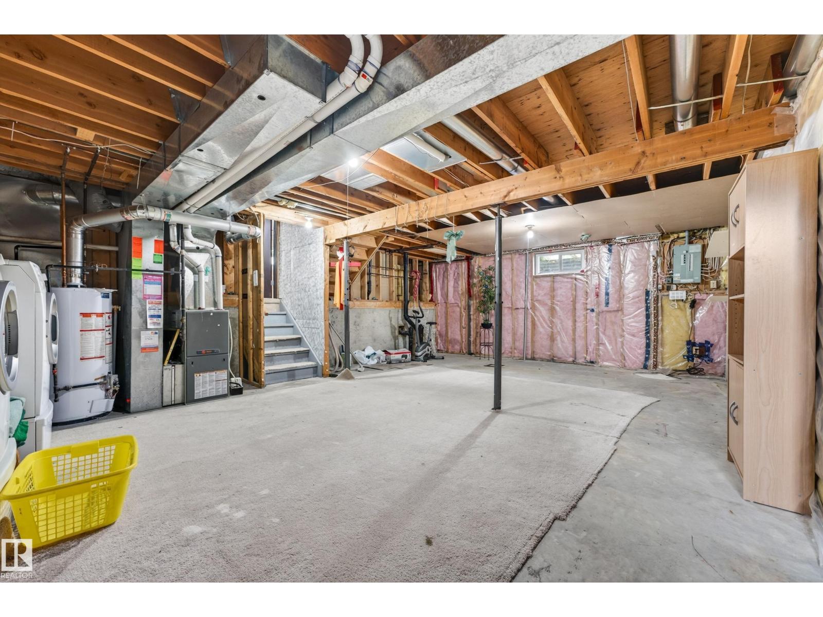 18351 77 AV NW - 53