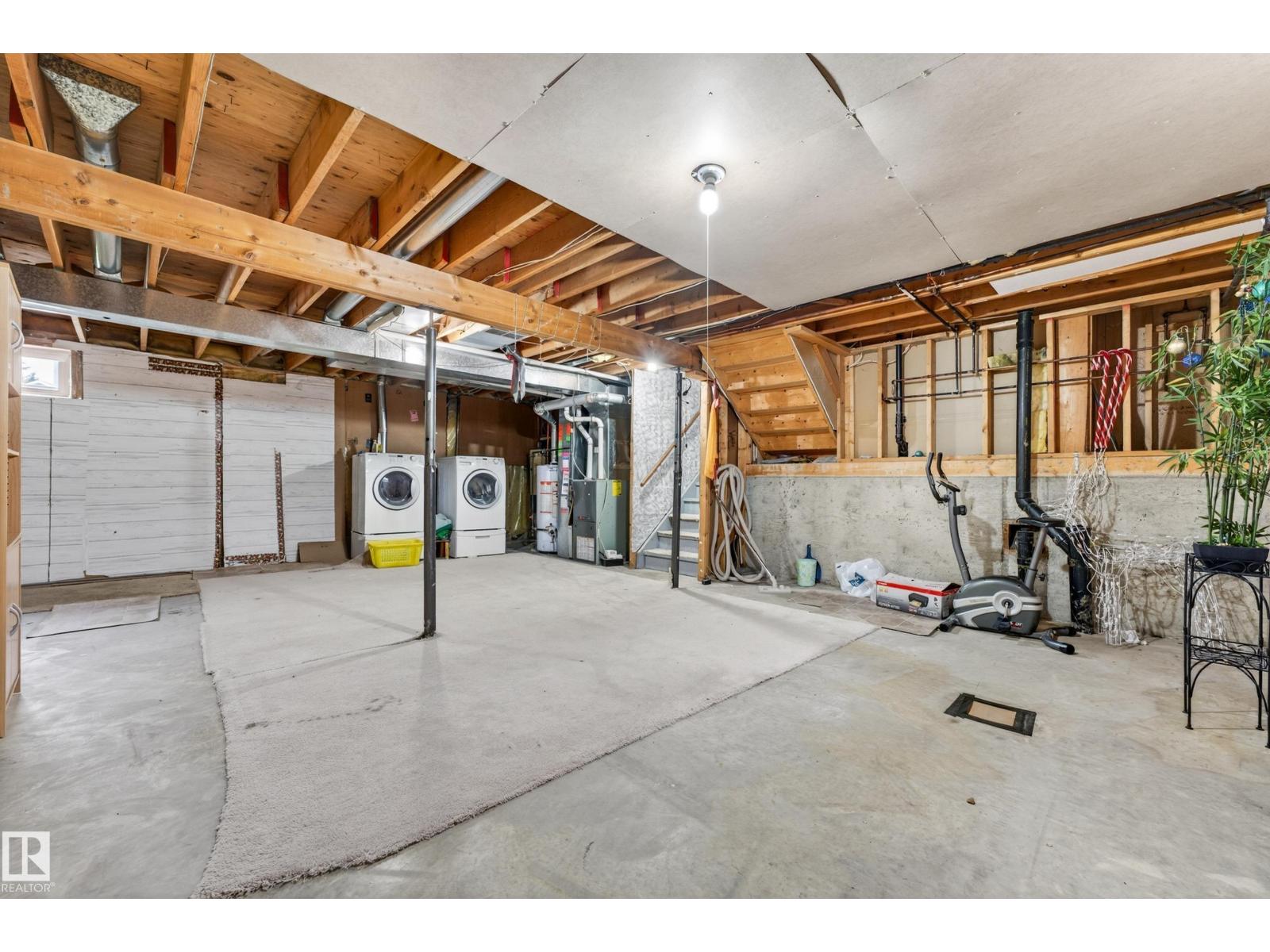 18351 77 AV NW - 54