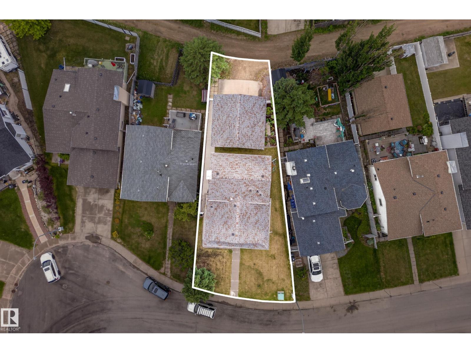 18351 77 AV NW - 6