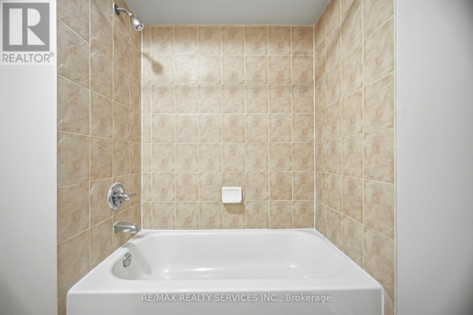 16 LAGROTTO ROAD - 34