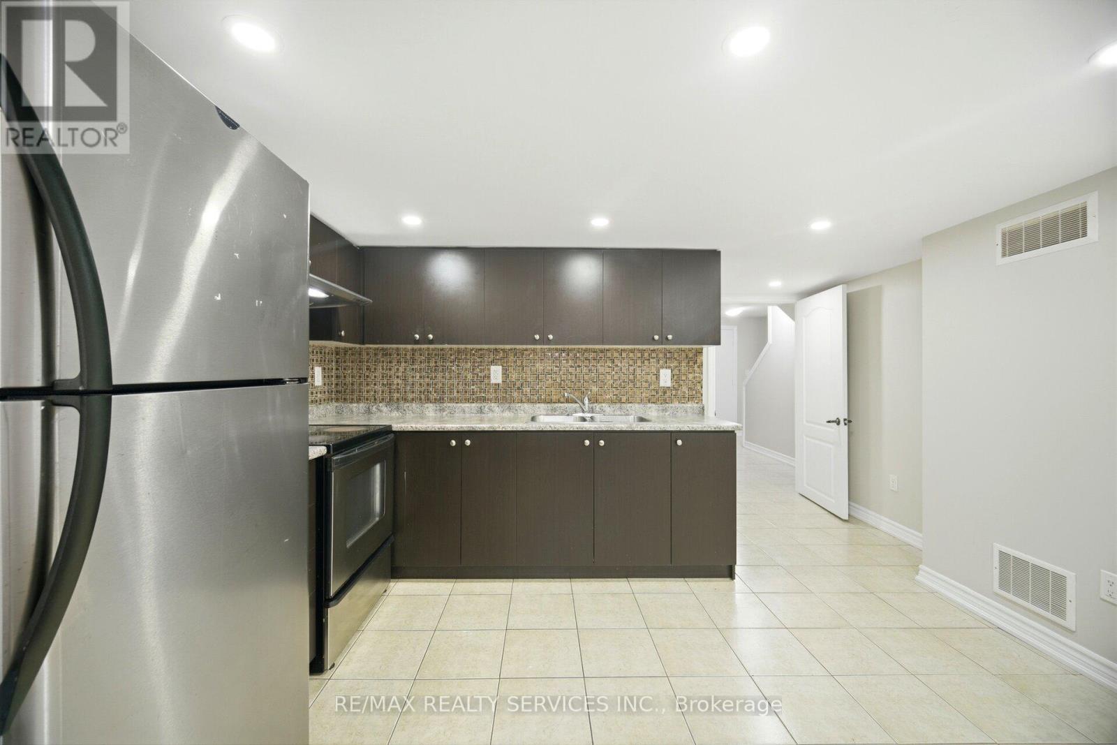 16 LAGROTTO ROAD - 37