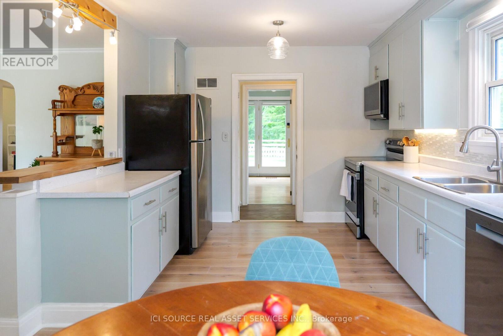 318 CECELIA STREET - 10