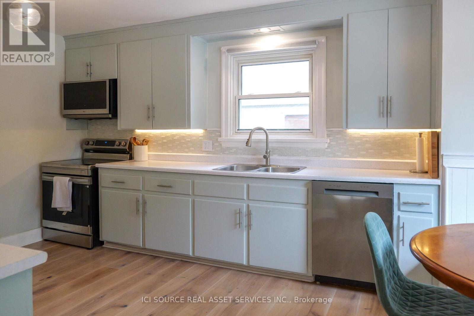 318 CECELIA STREET - 9