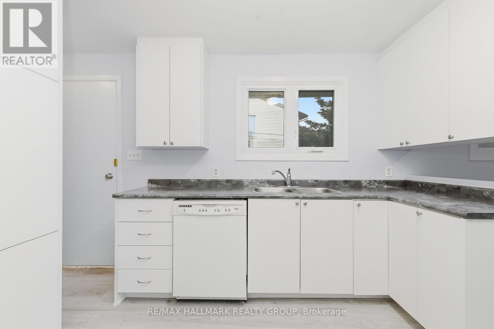 5 Bed, 3 Bath House for Sale in Ottawa – 1259 MARENGER STREET, Ottawa – MLS# X13442782 - Image 9